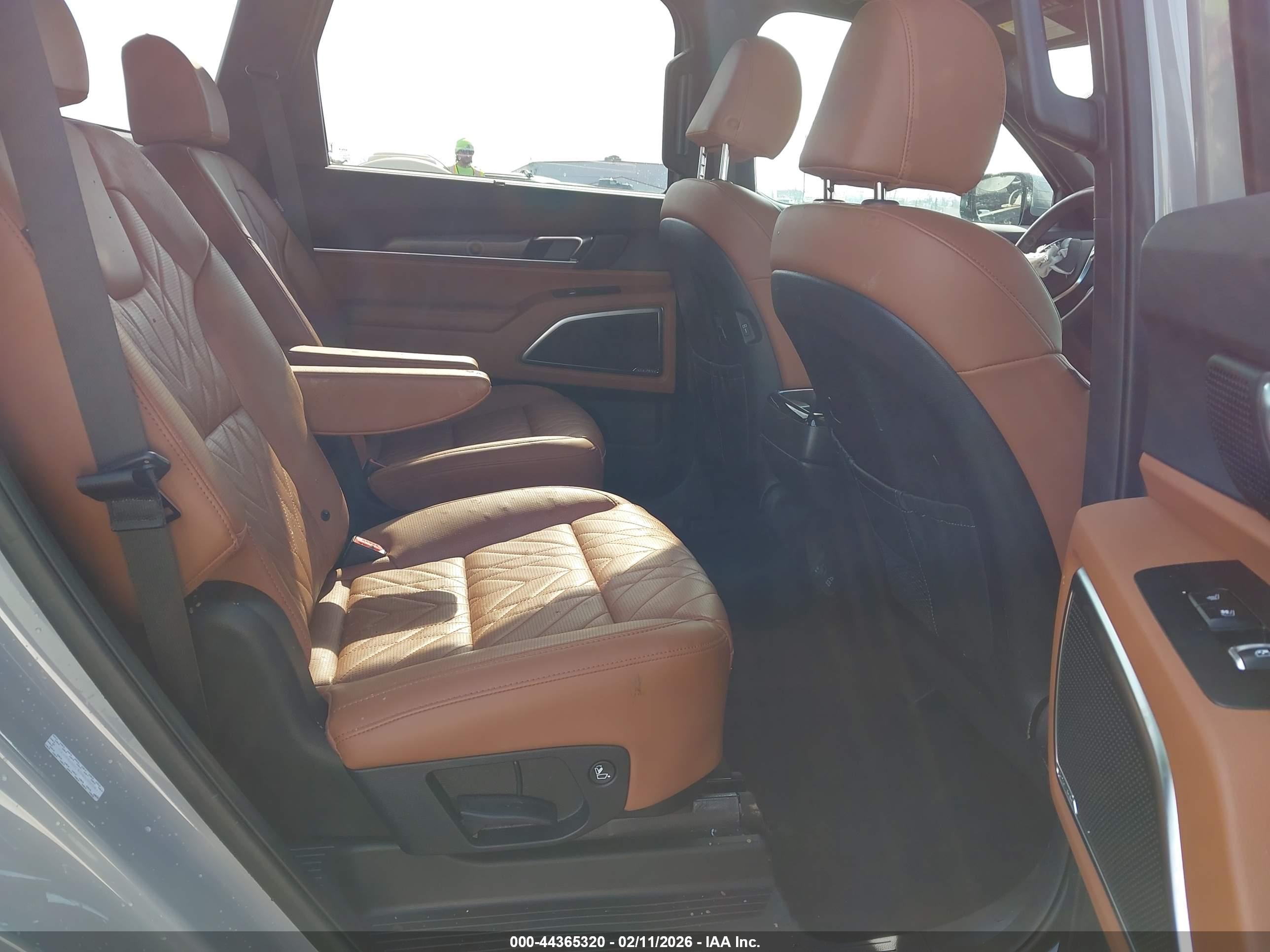 KIA TELLURIDE image 8