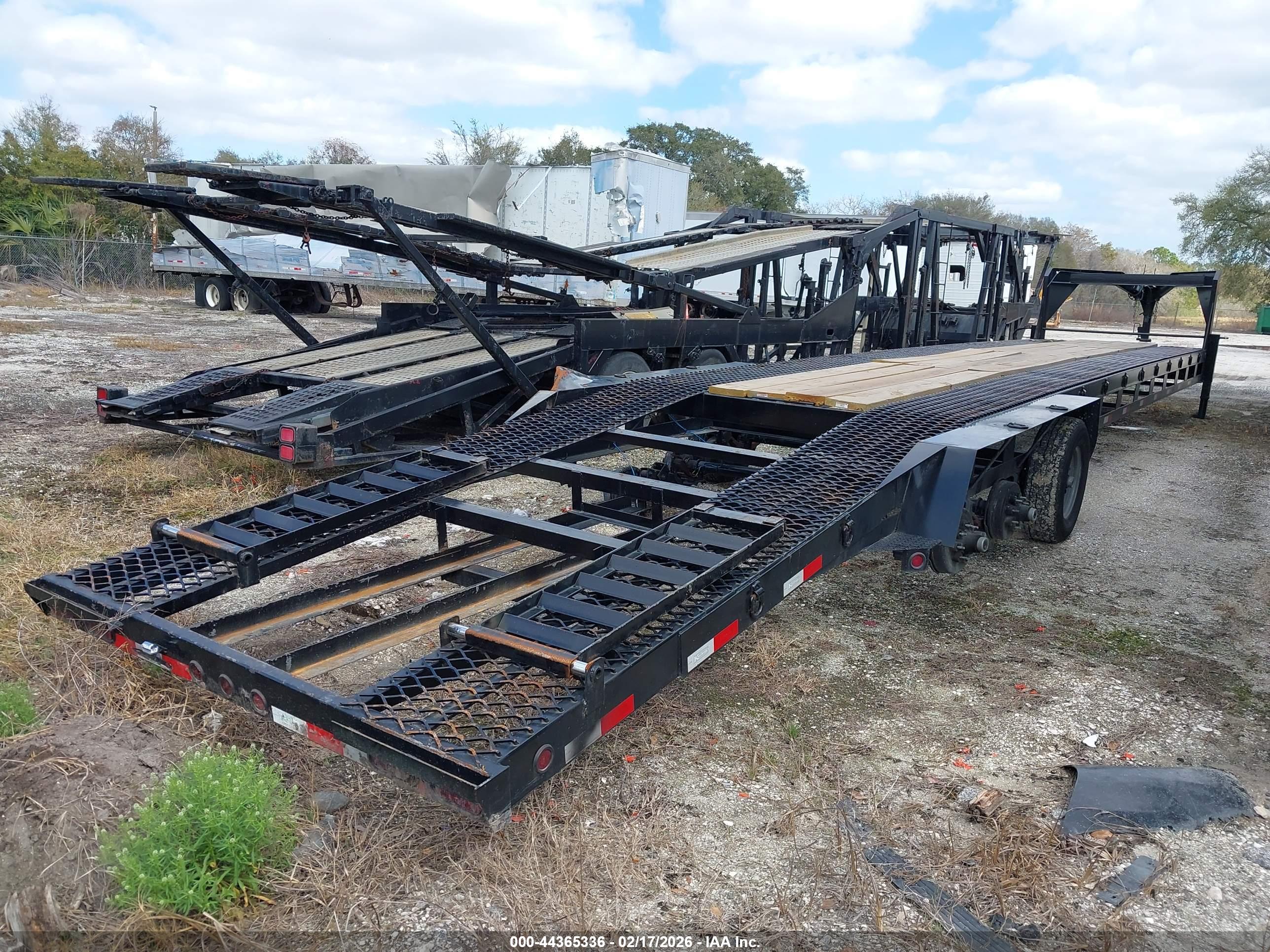 KAUFMAN TRAILERS image 4
