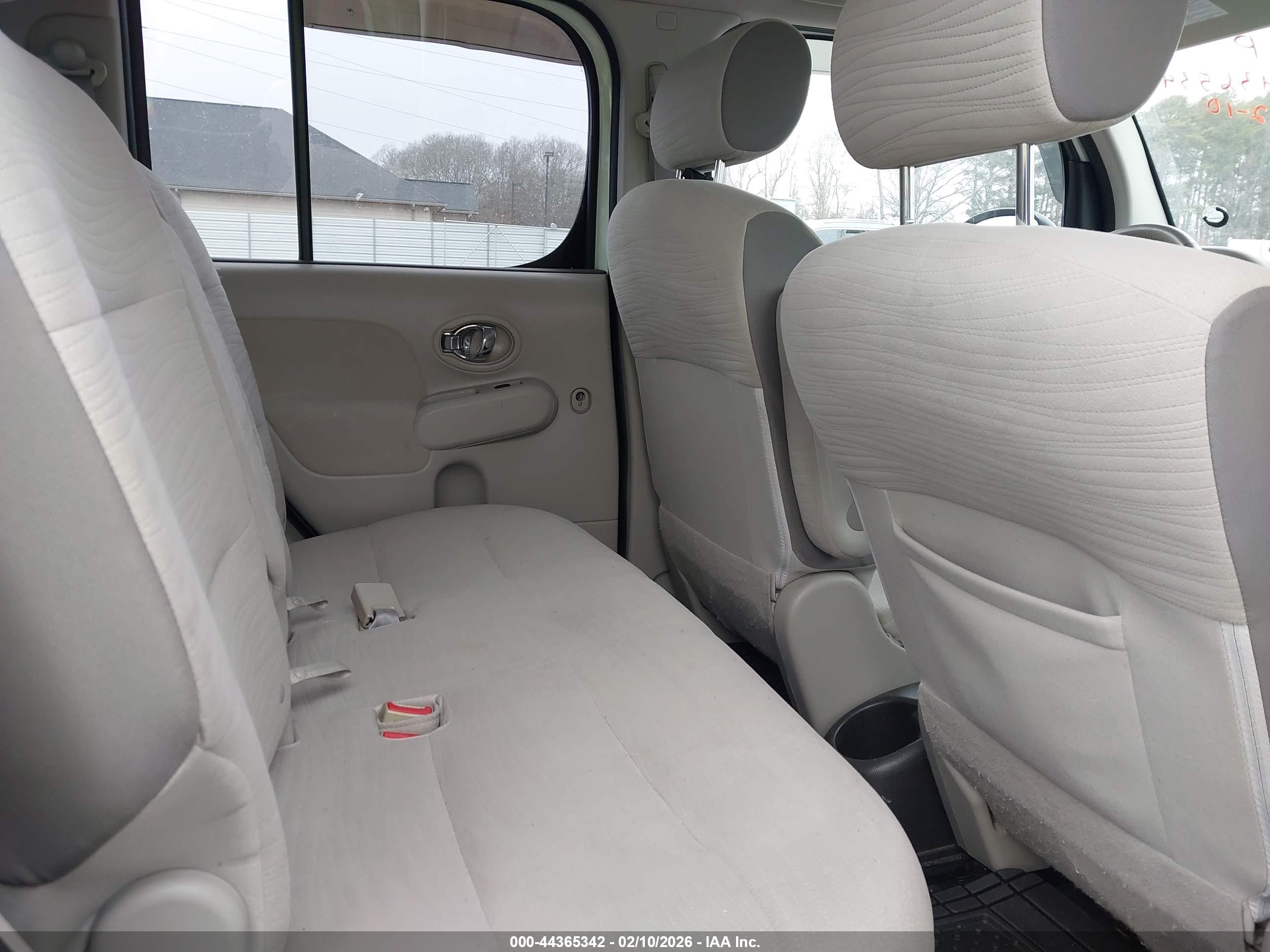 NISSAN CUBE image 8