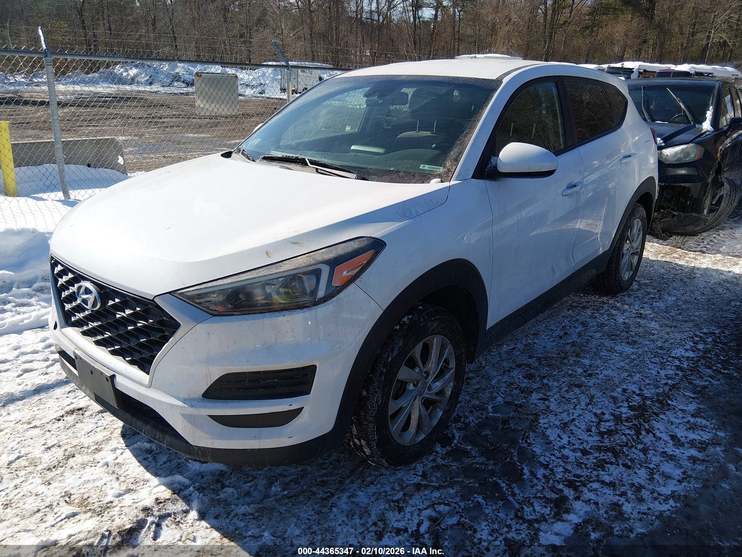 HYUNDAI TUCSON image 2