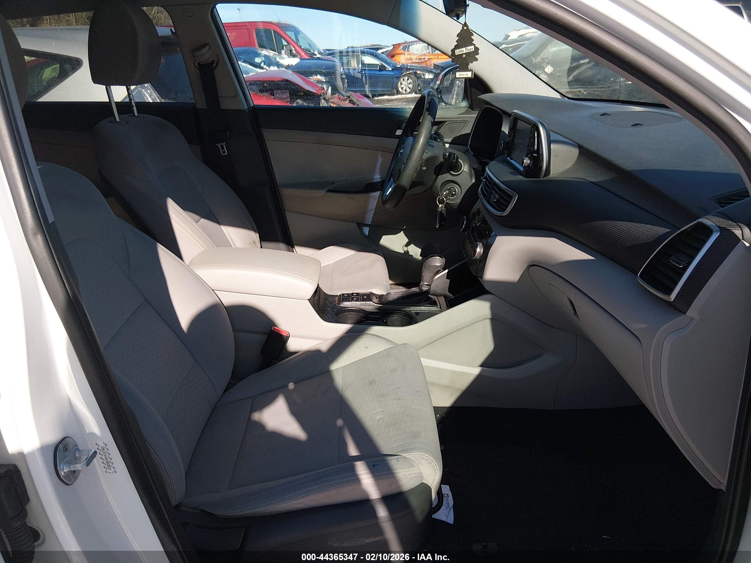 HYUNDAI TUCSON image 5