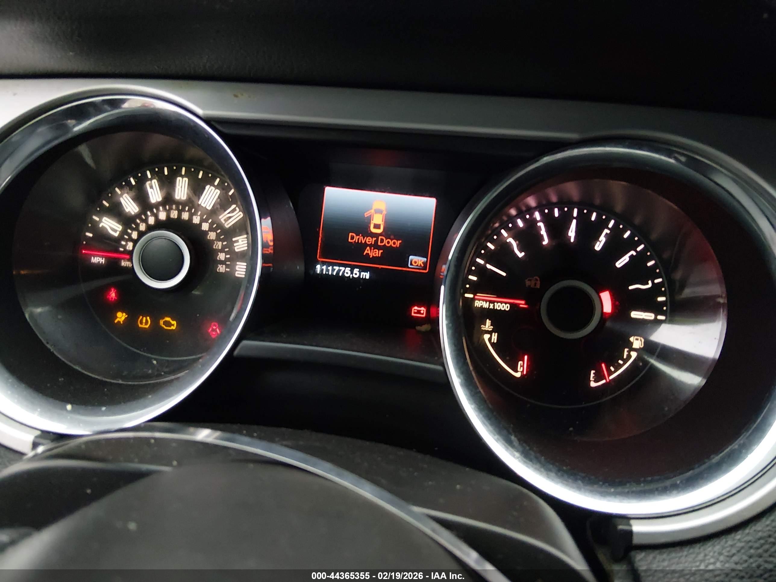 FORD MUSTANG image 7