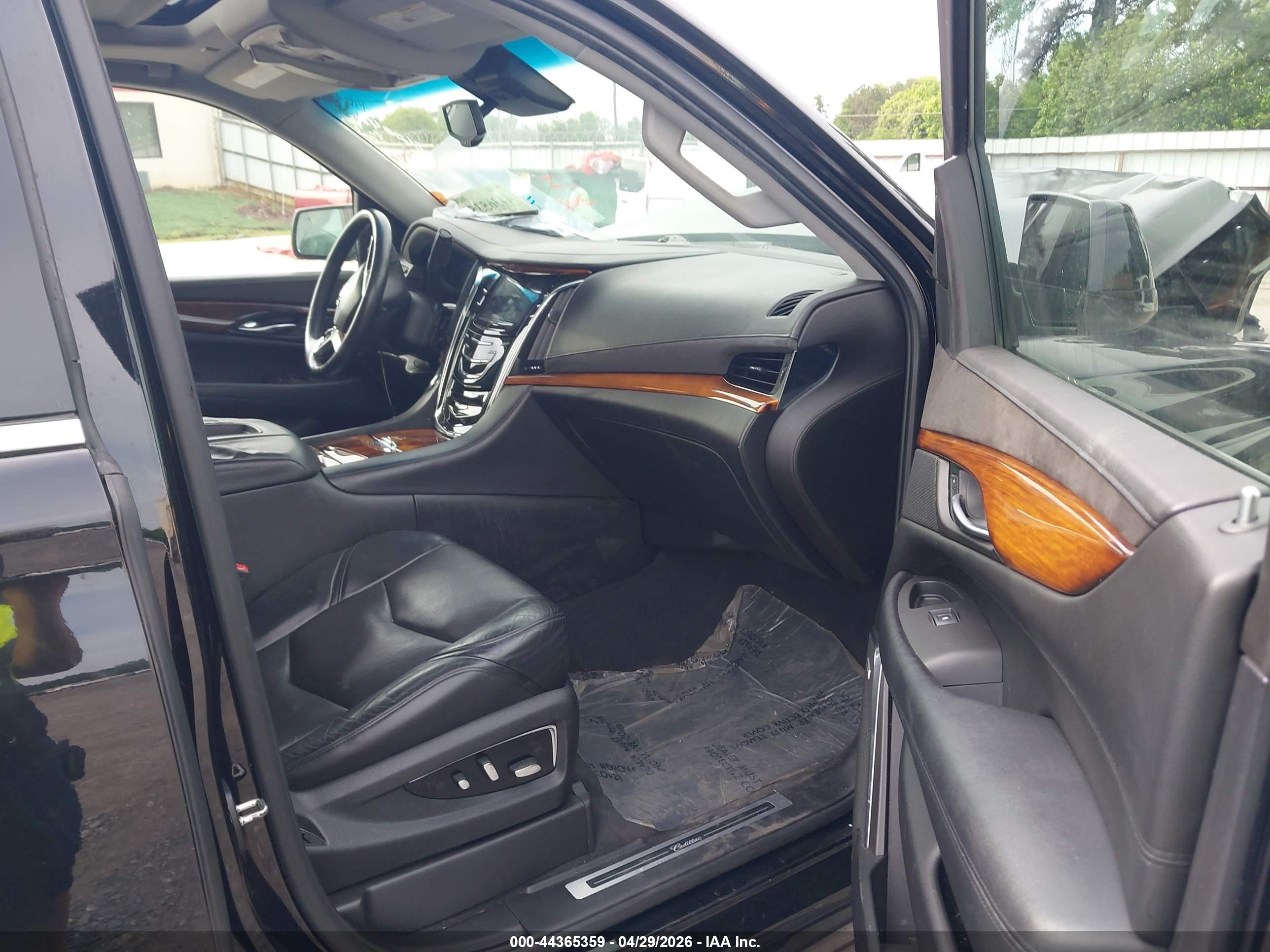 CADILLAC ESCALADE image 5
