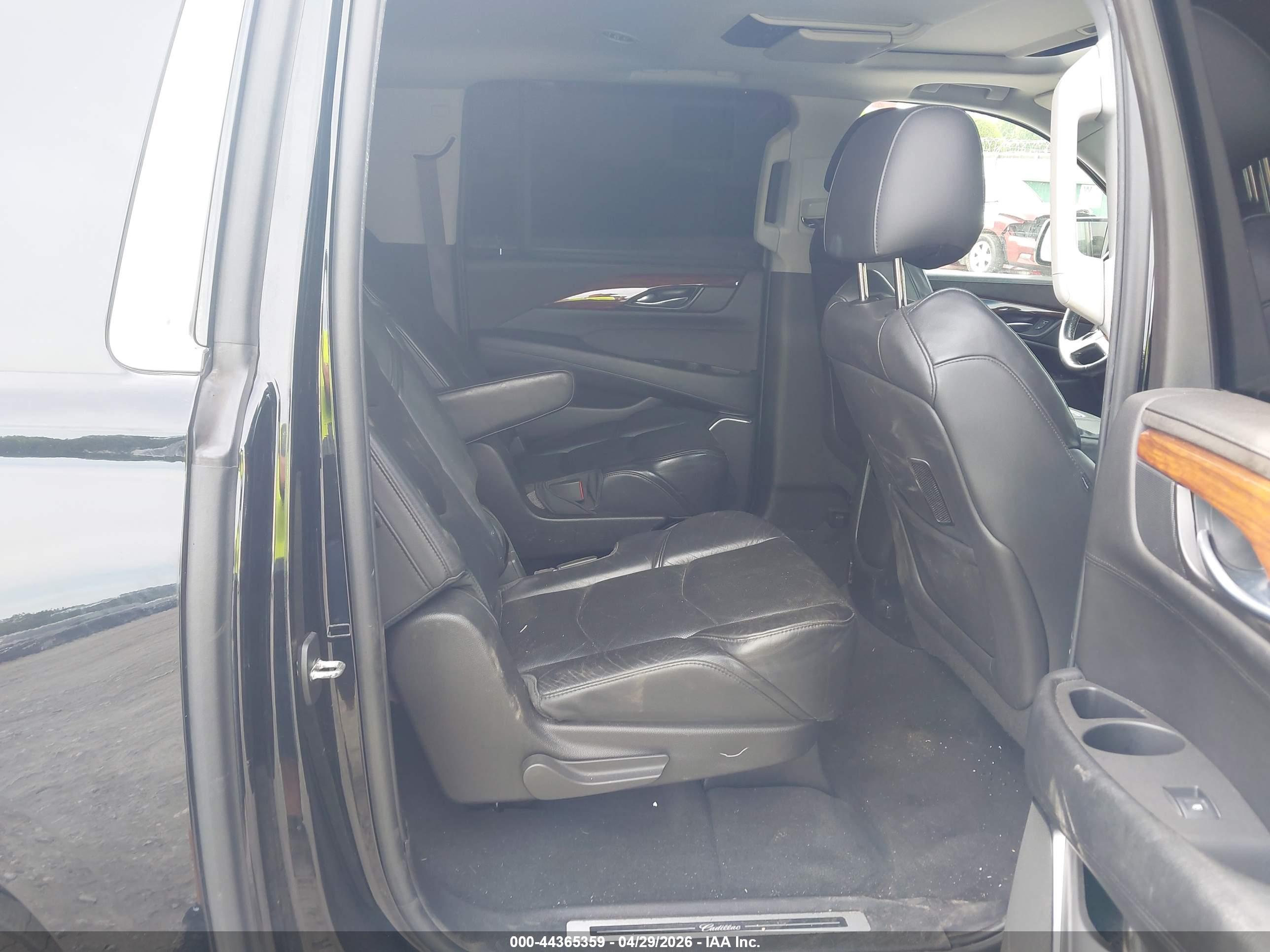 CADILLAC ESCALADE image 8