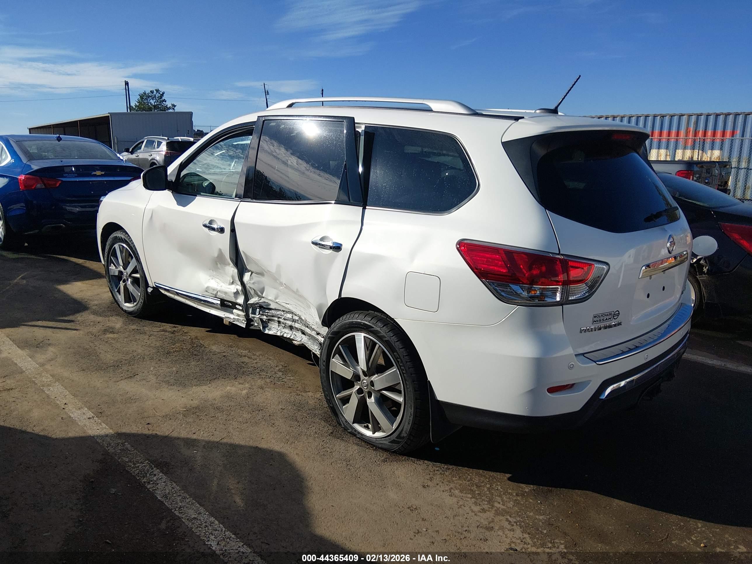 NISSAN PATHFINDER image 3
