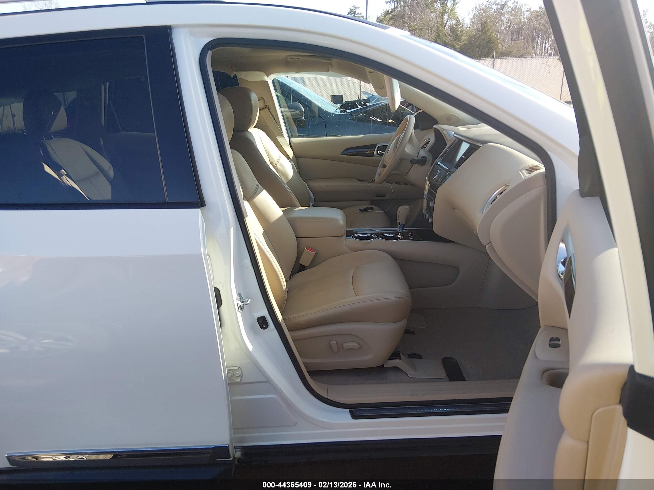 NISSAN PATHFINDER image 5