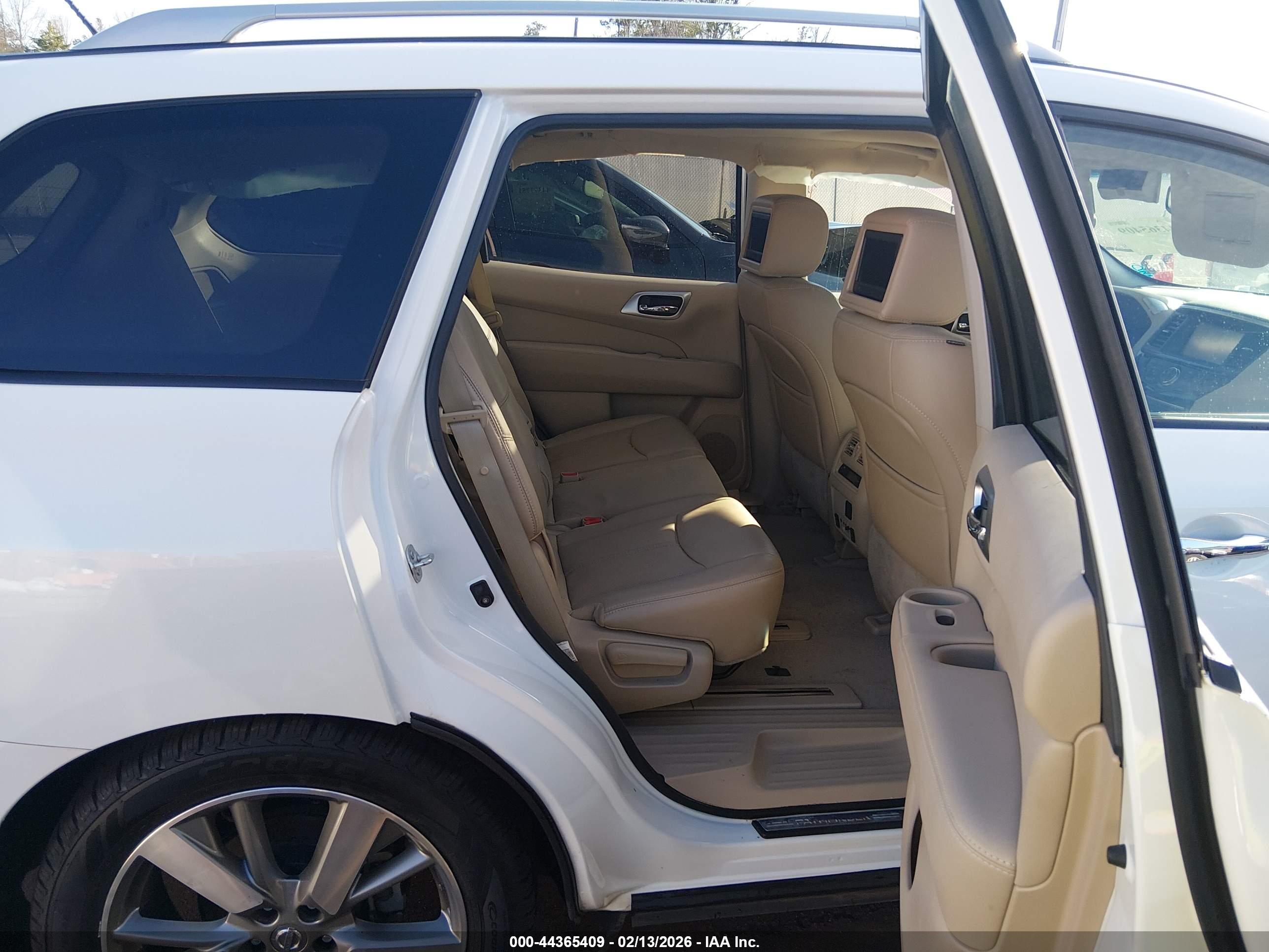 NISSAN PATHFINDER image 8
