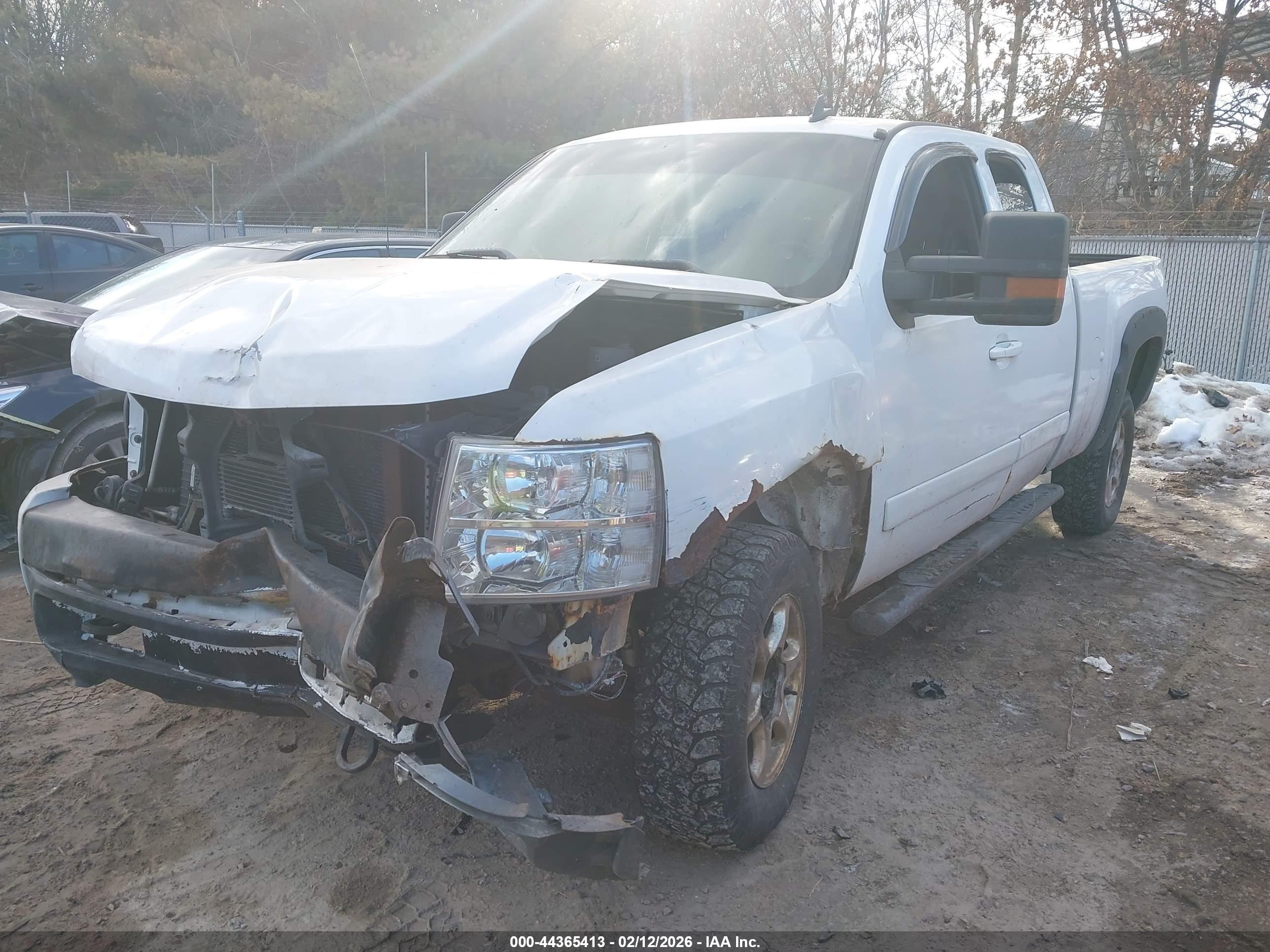 CHEVROLET SILVERADO image 2