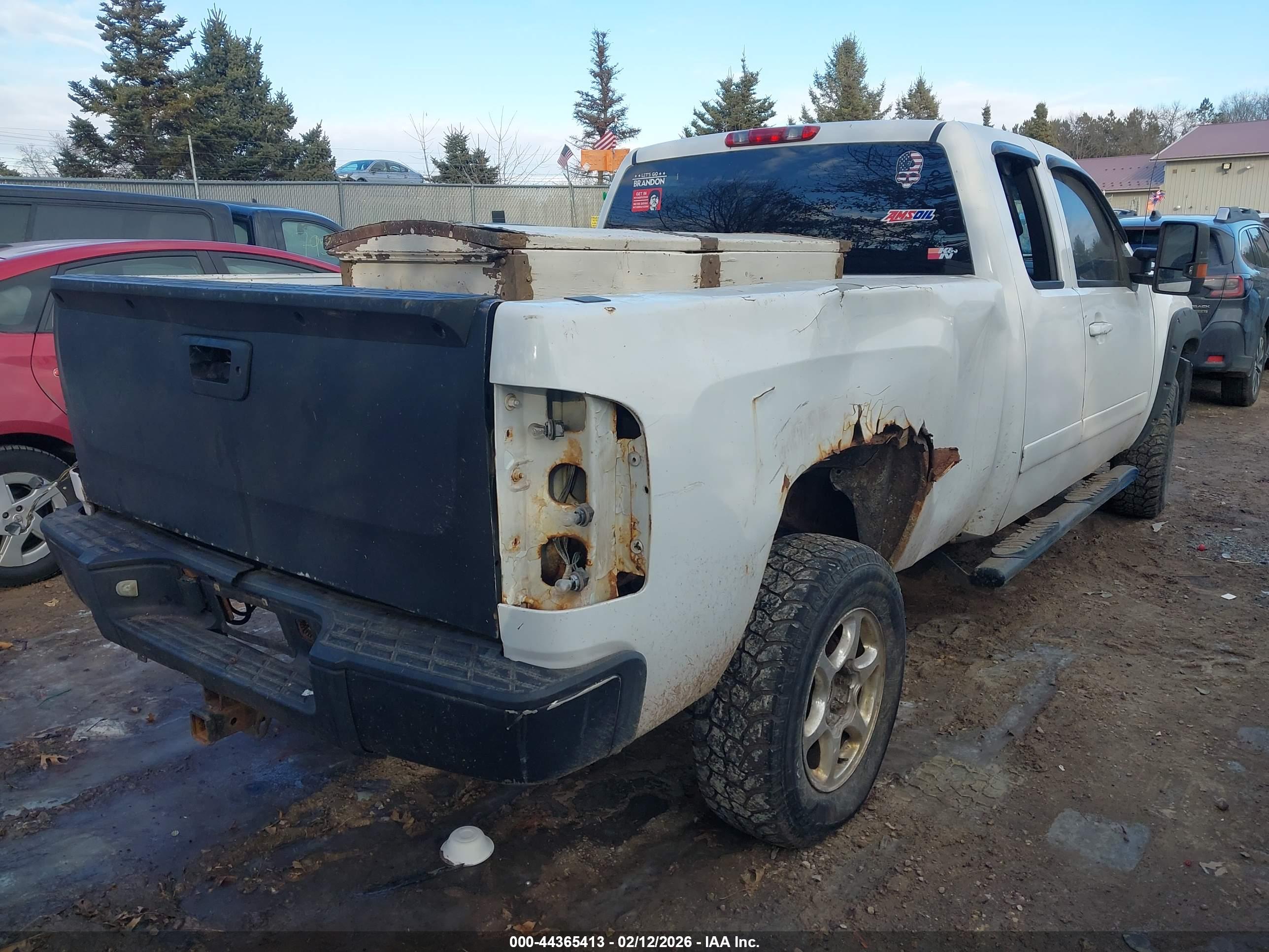 CHEVROLET SILVERADO image 4