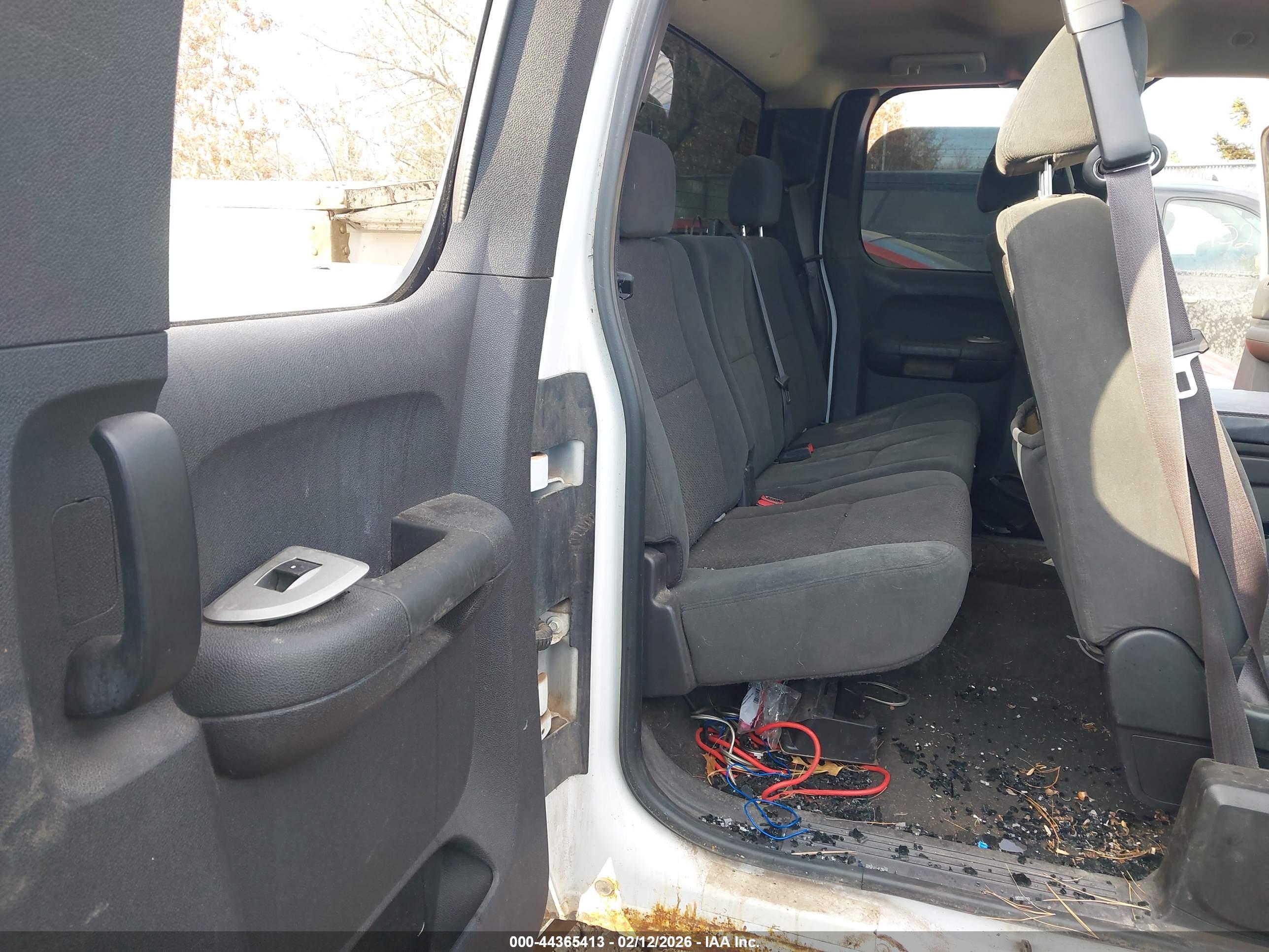 CHEVROLET SILVERADO image 8