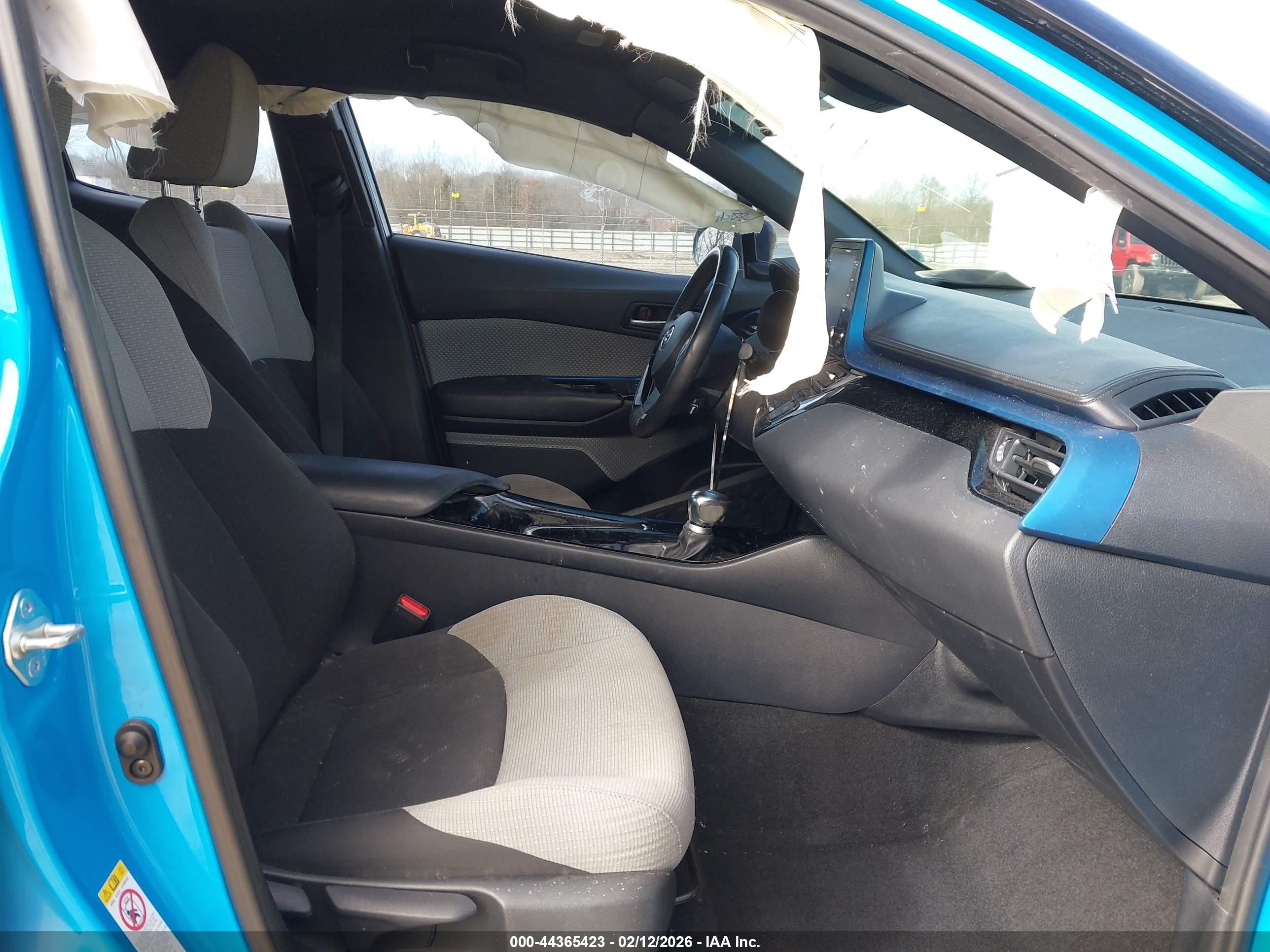 TOYOTA C-HR image 5
