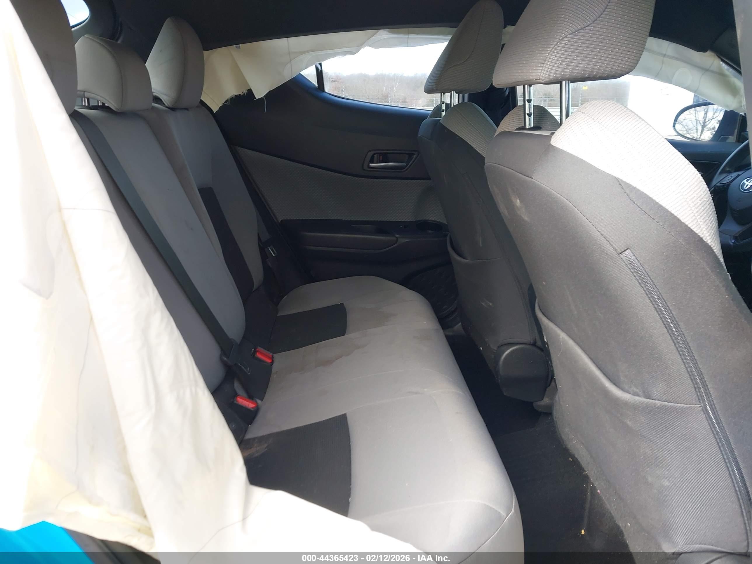 TOYOTA C-HR image 8