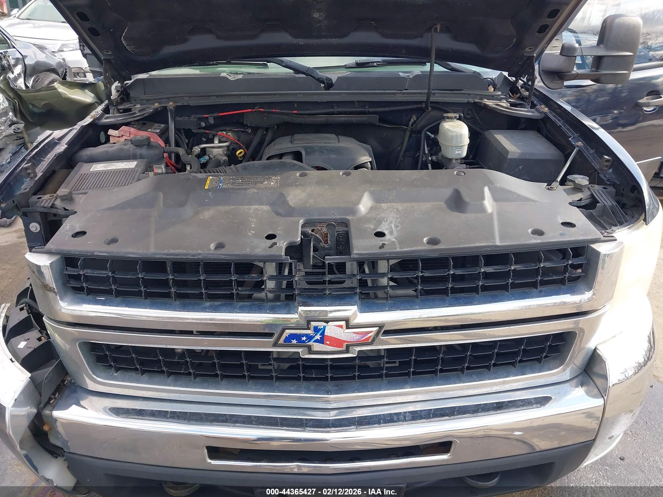 CHEVROLET SILVERADO image 10