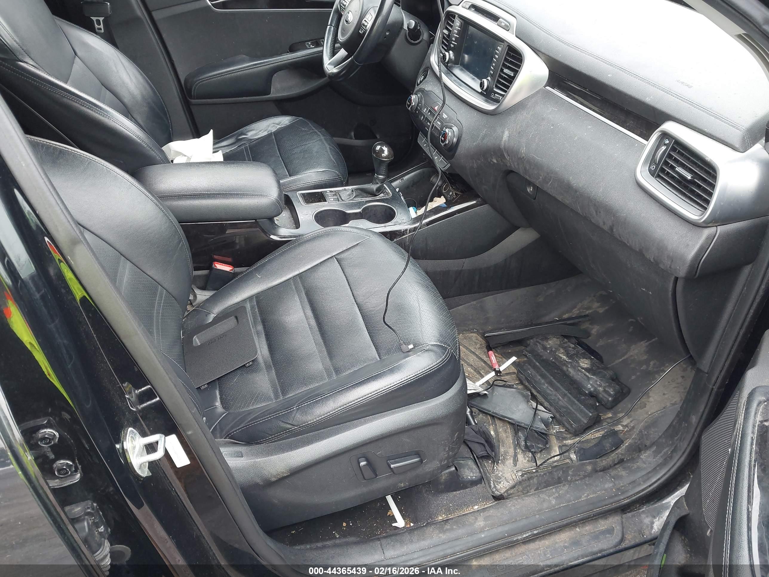 KIA SORENTO image 5