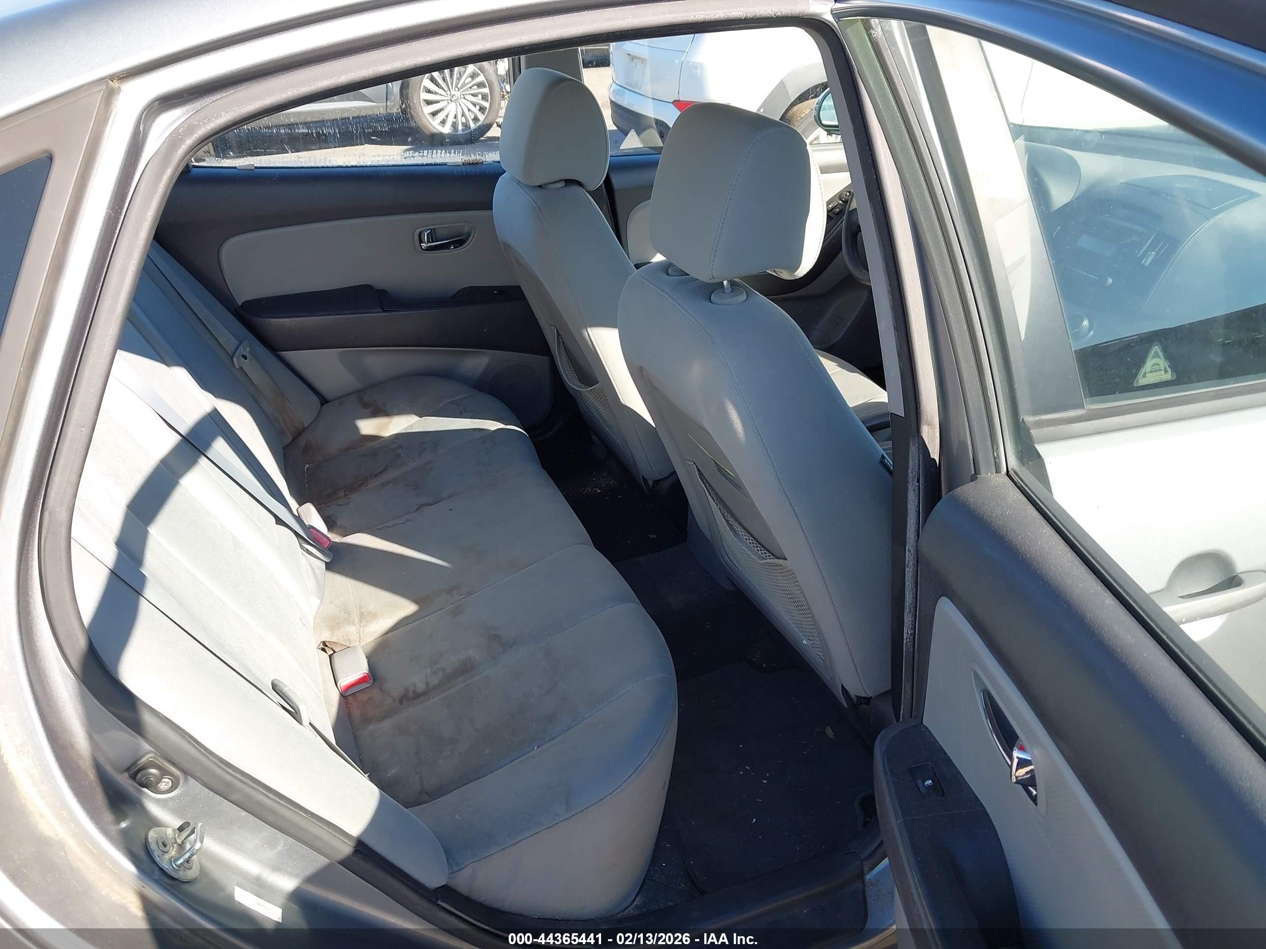 HYUNDAI ELANTRA image 8