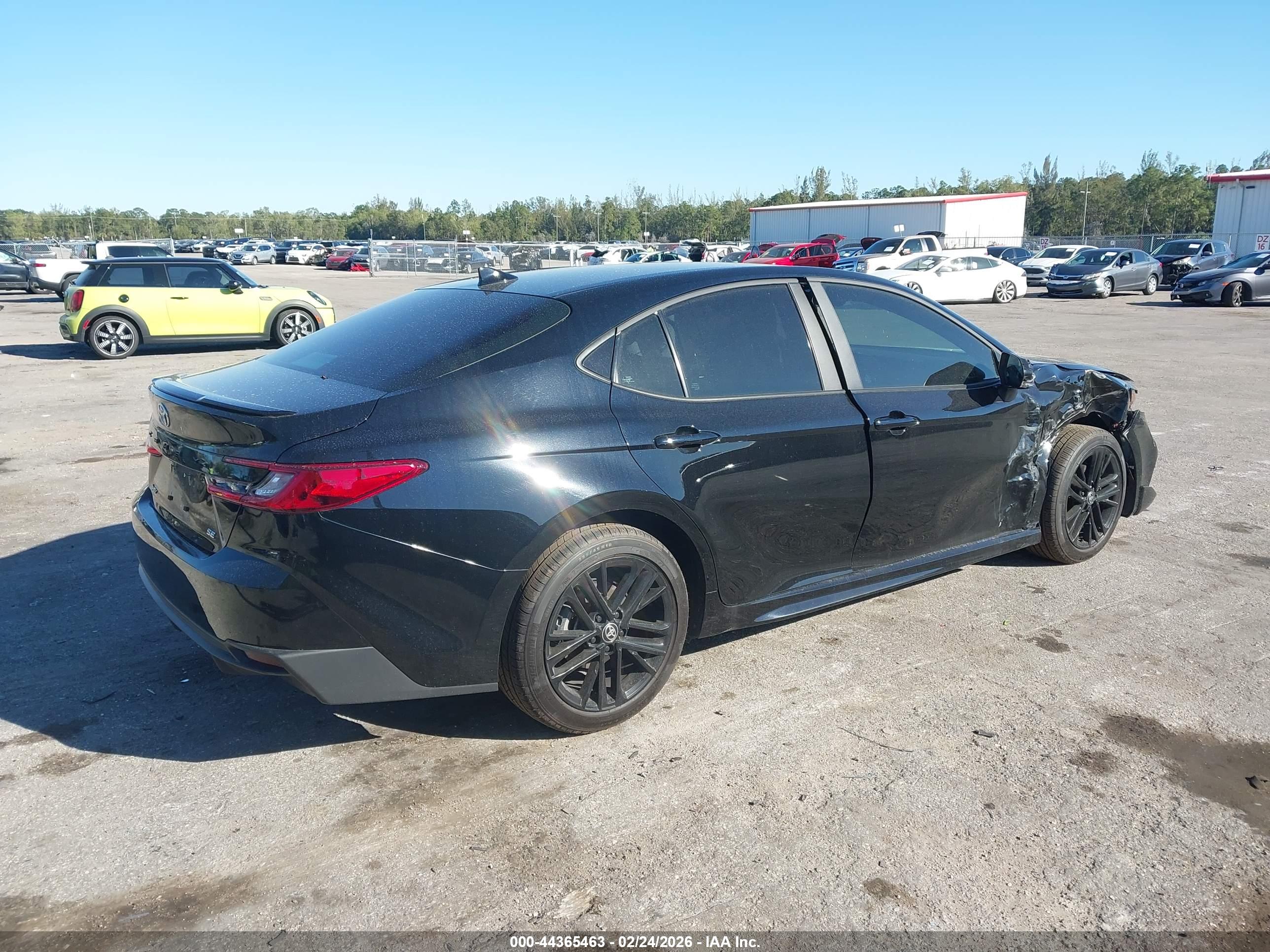 TOYOTA CAMRY image 4