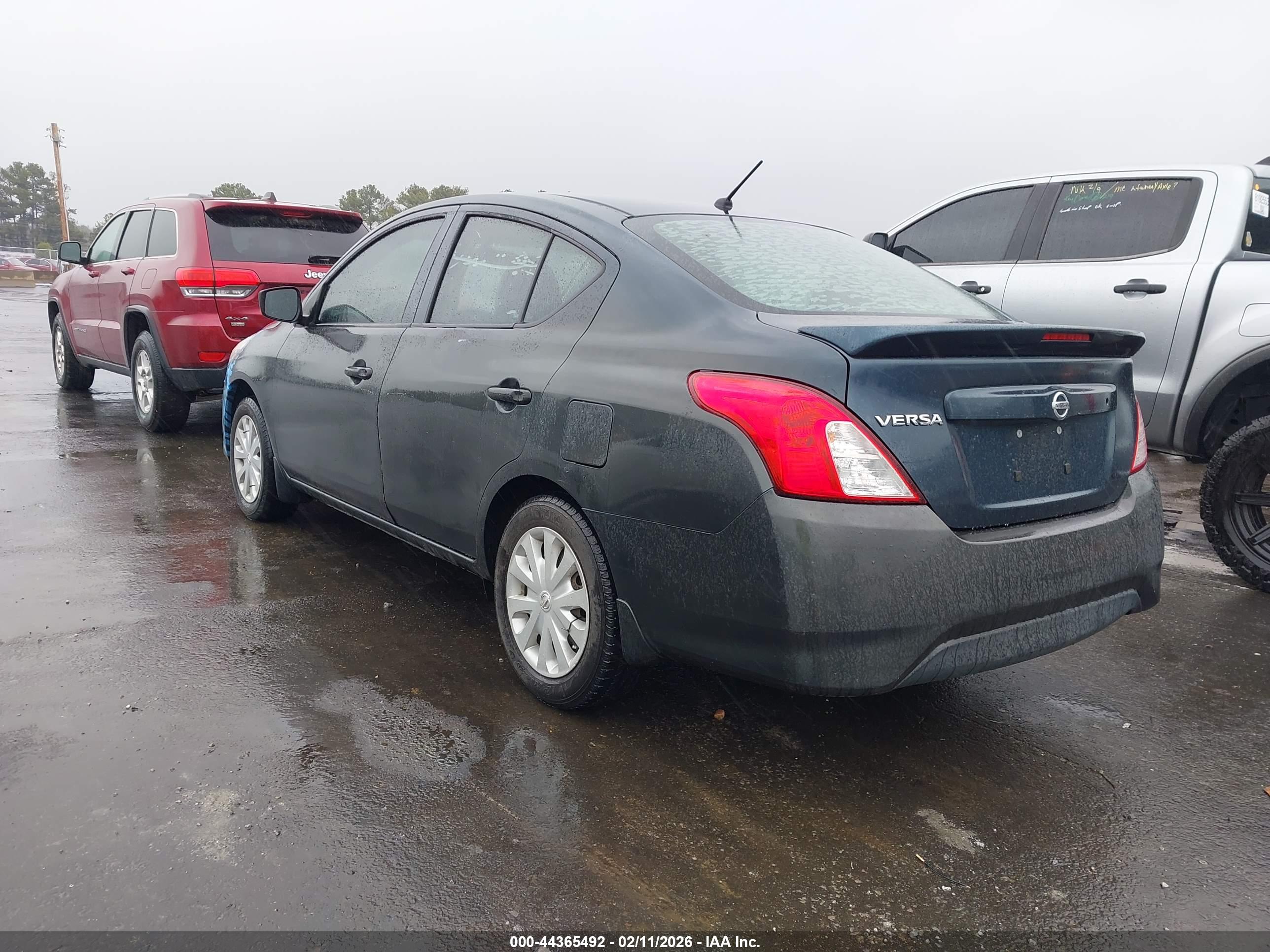 NISSAN VERSA image 3