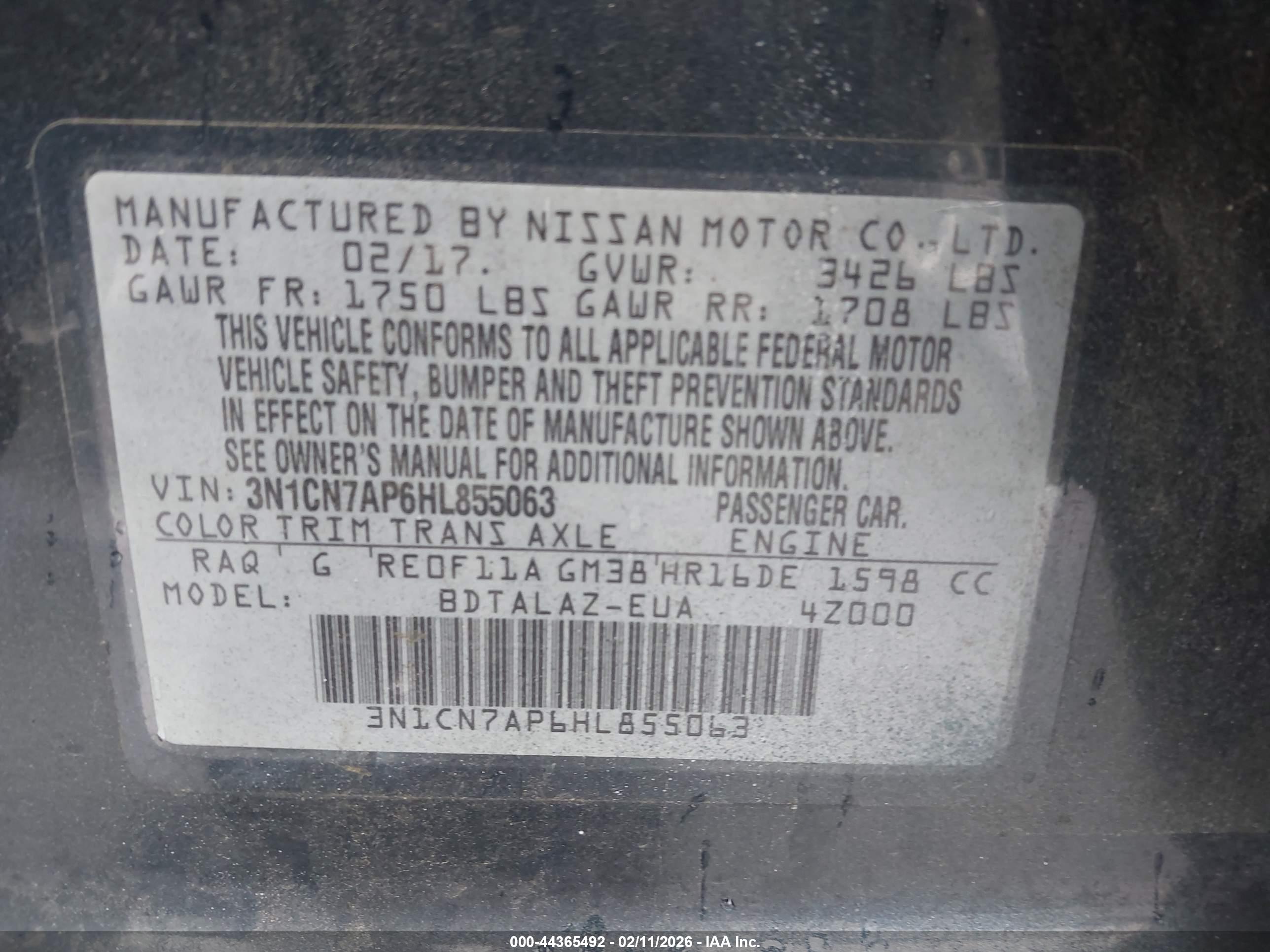 NISSAN VERSA image 9