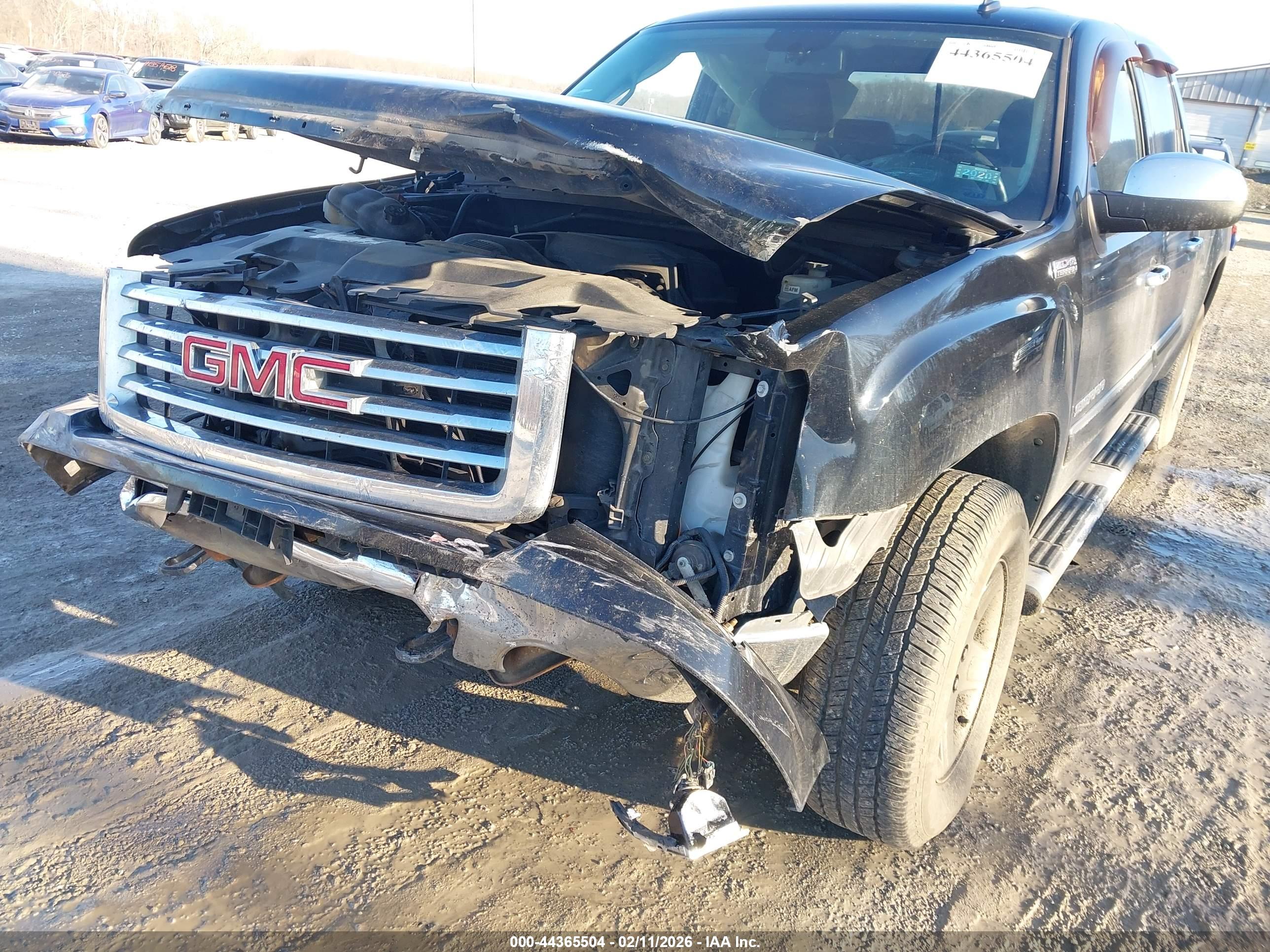 GMC SIERRA image 6