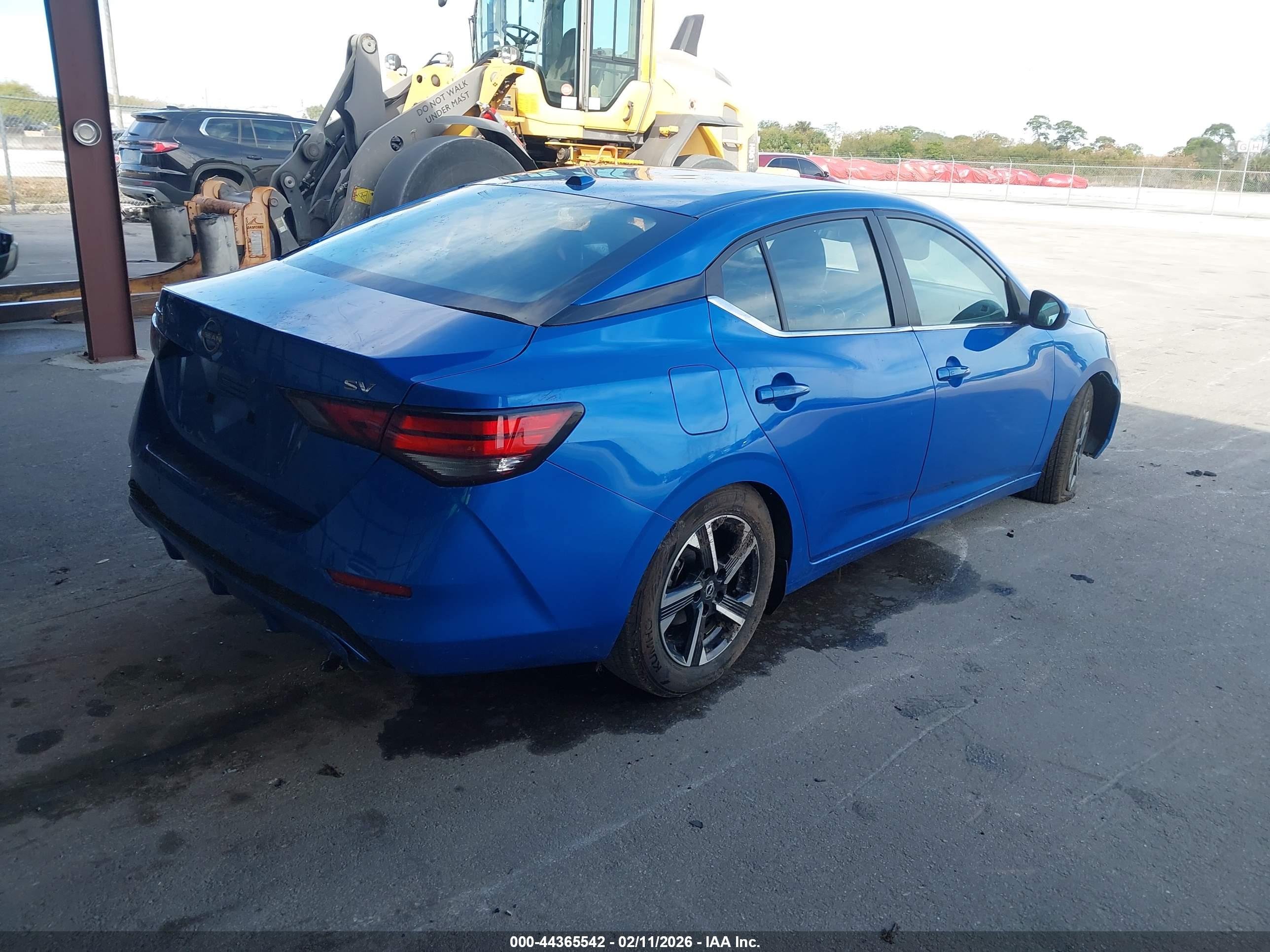 NISSAN SENTRA image 4