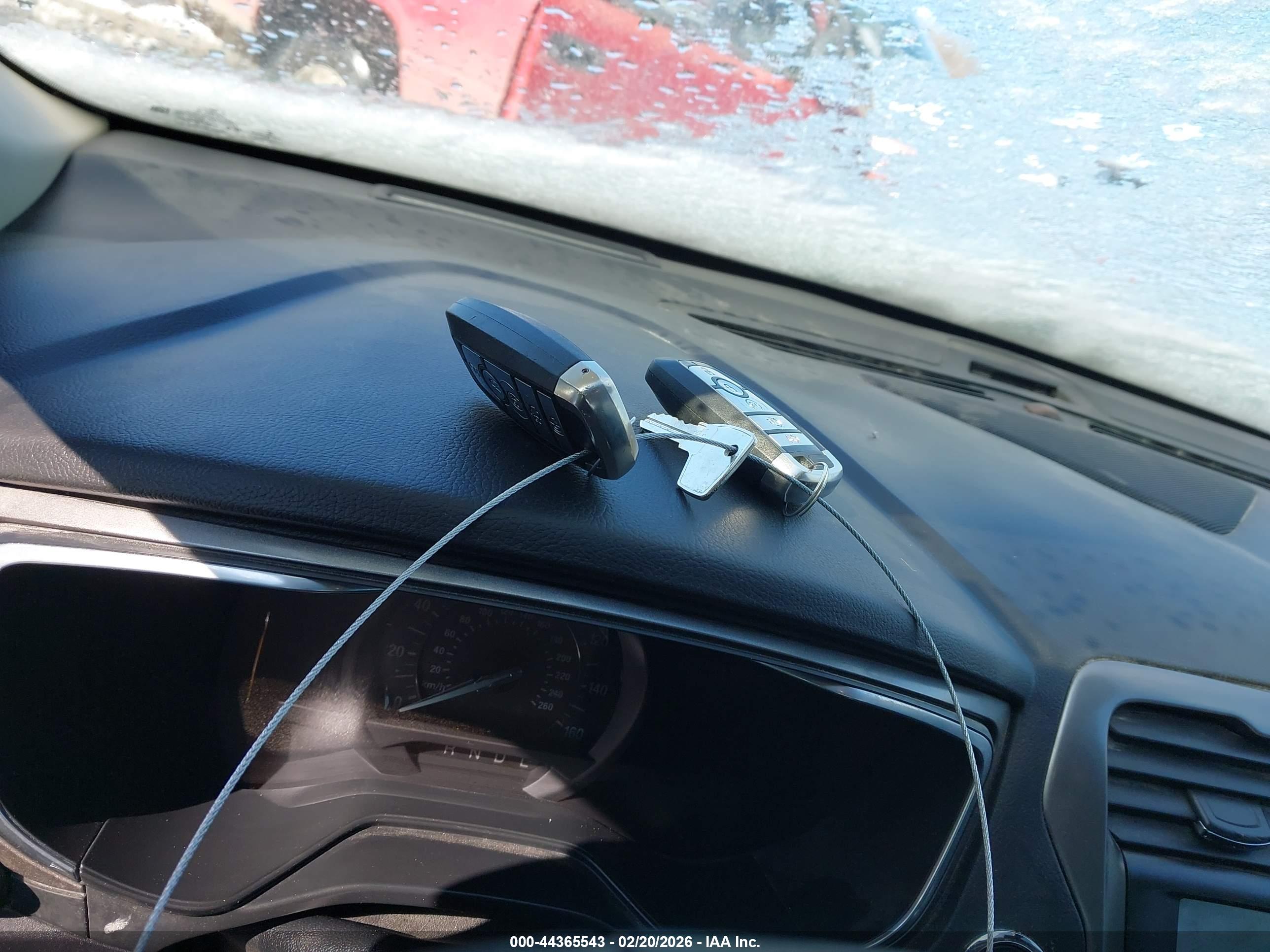 FORD FUSION image 11