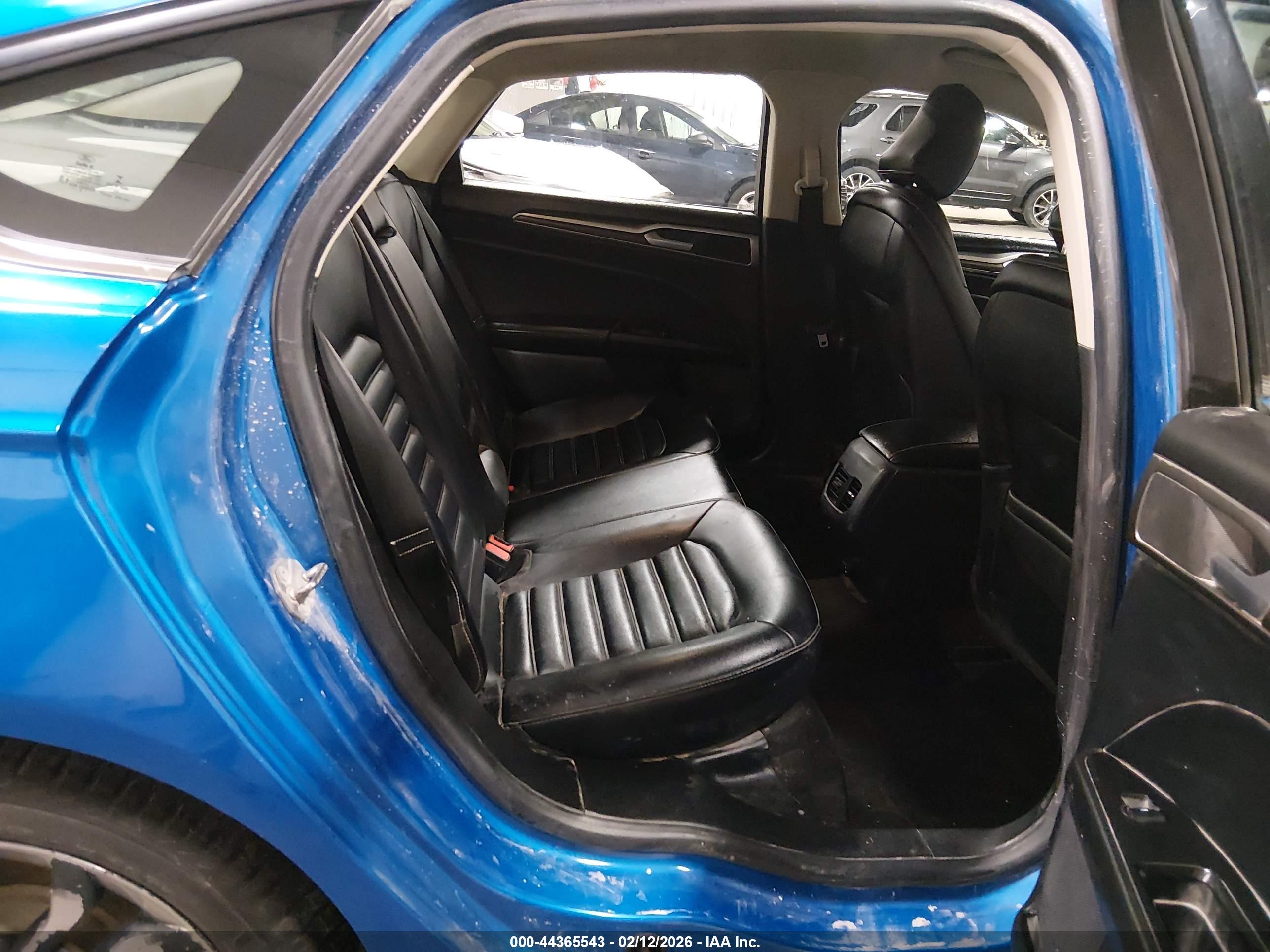 FORD FUSION image 8