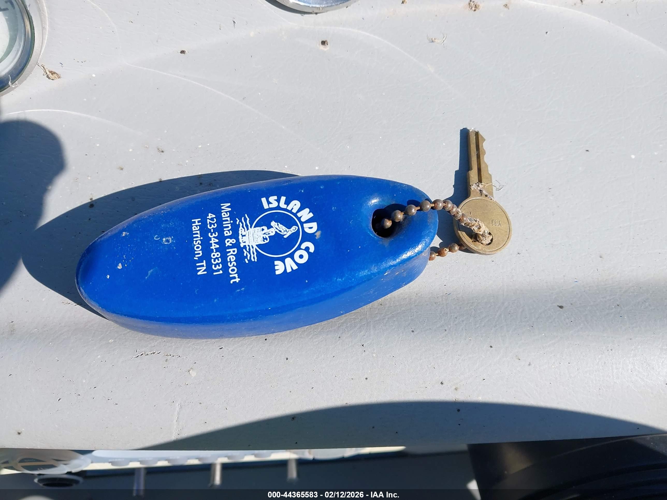 BAYLINER DECKBOAT image 11