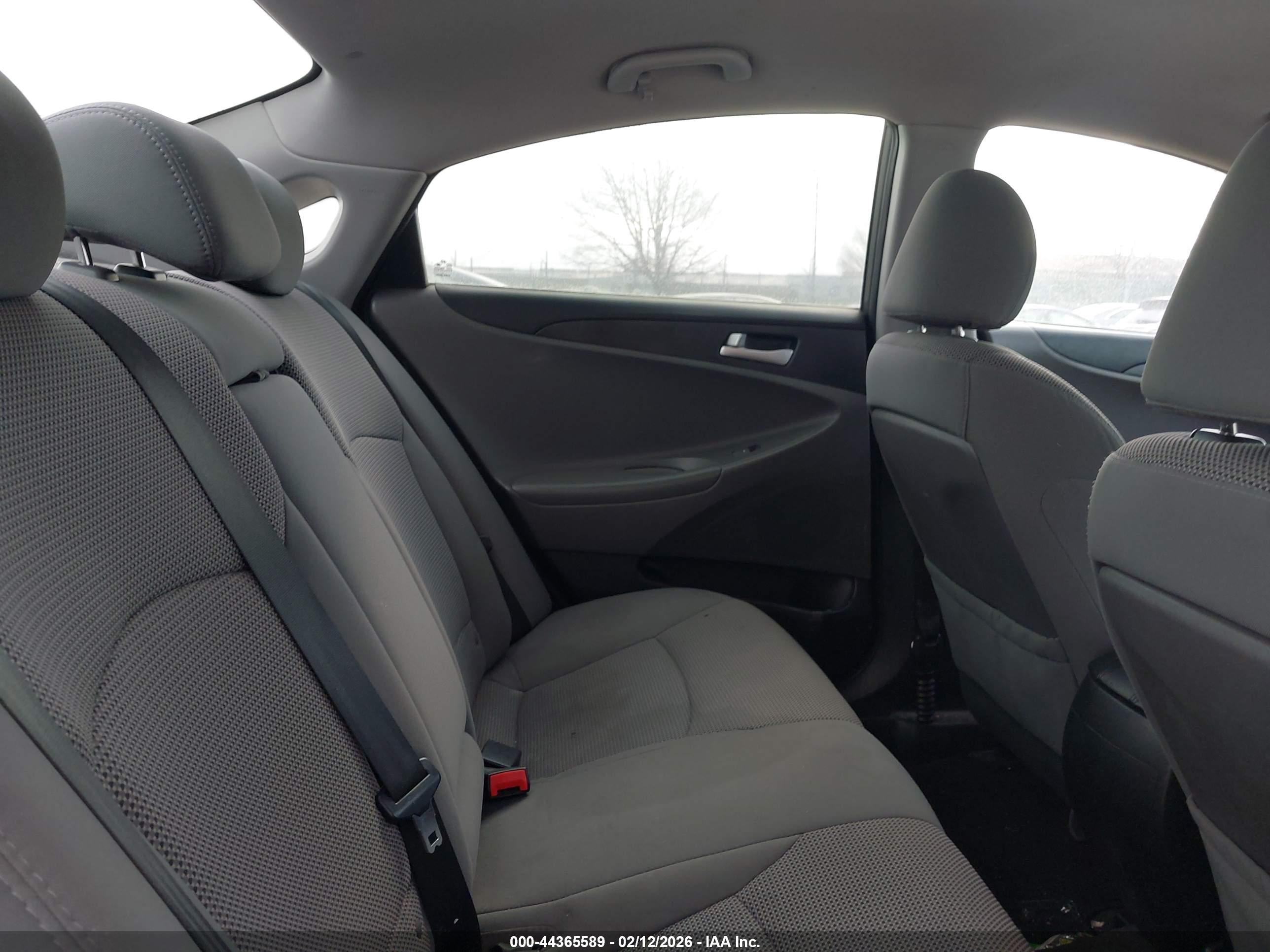 HYUNDAI SONATA image 8