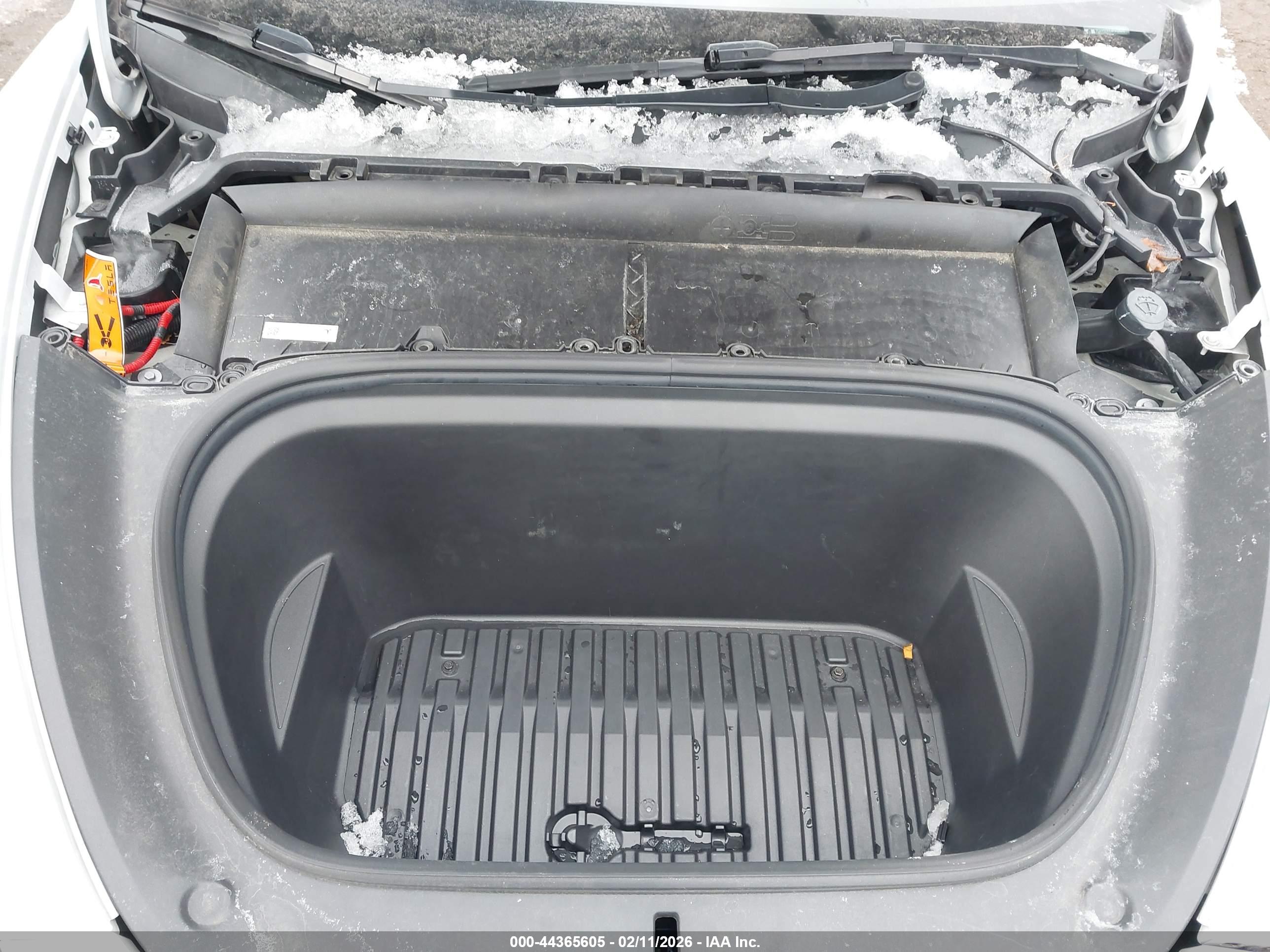 TESLA MODEL image 10