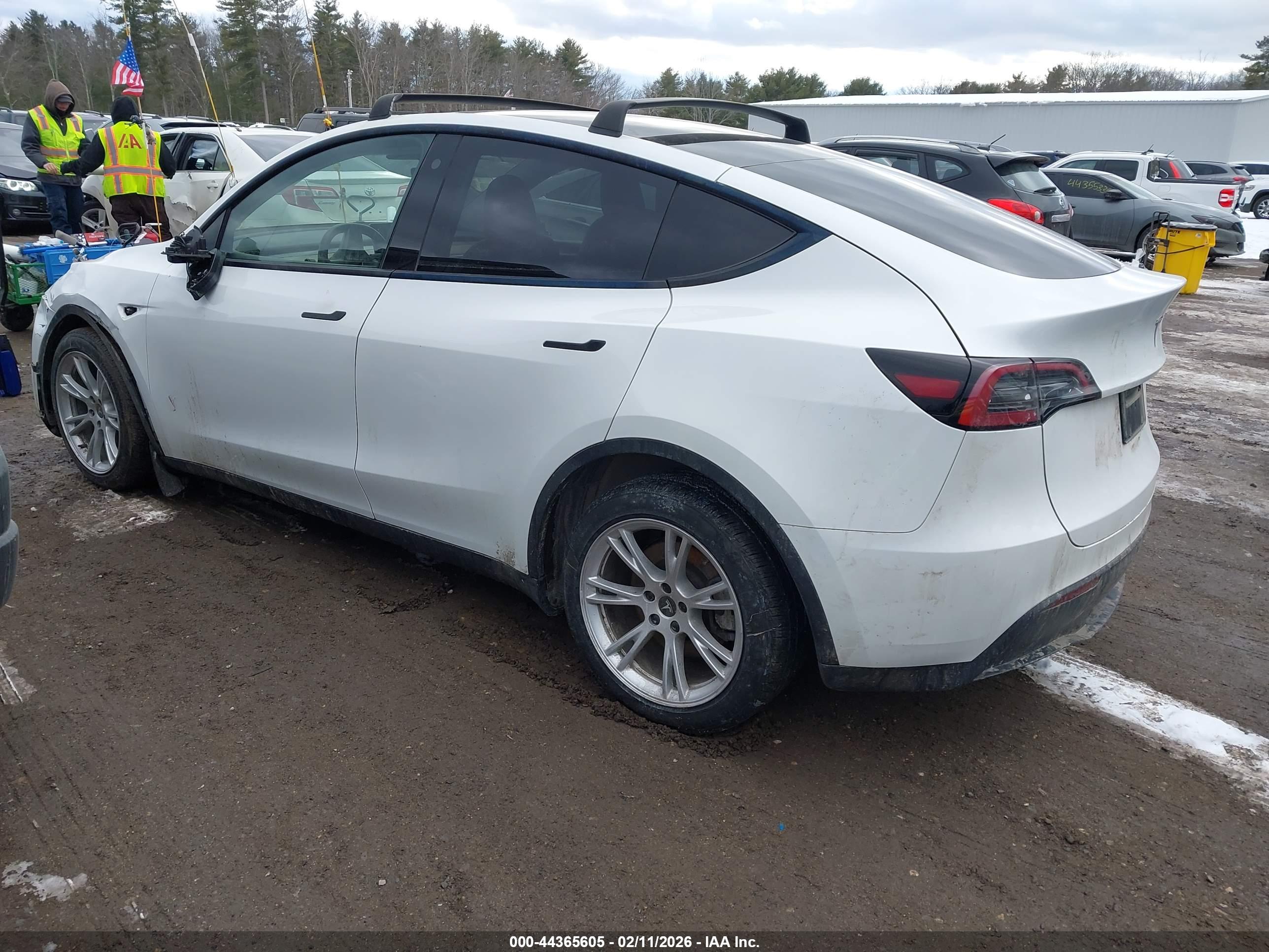 TESLA MODEL image 3