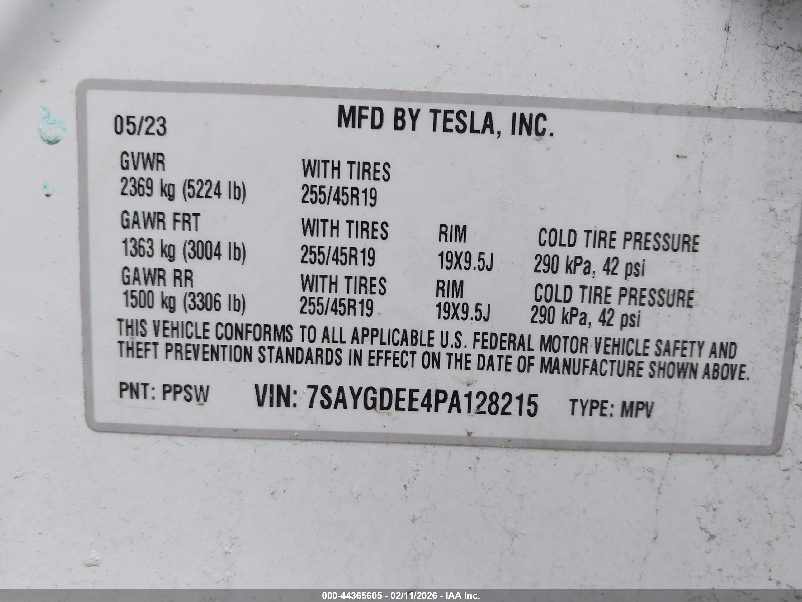 TESLA MODEL image 9