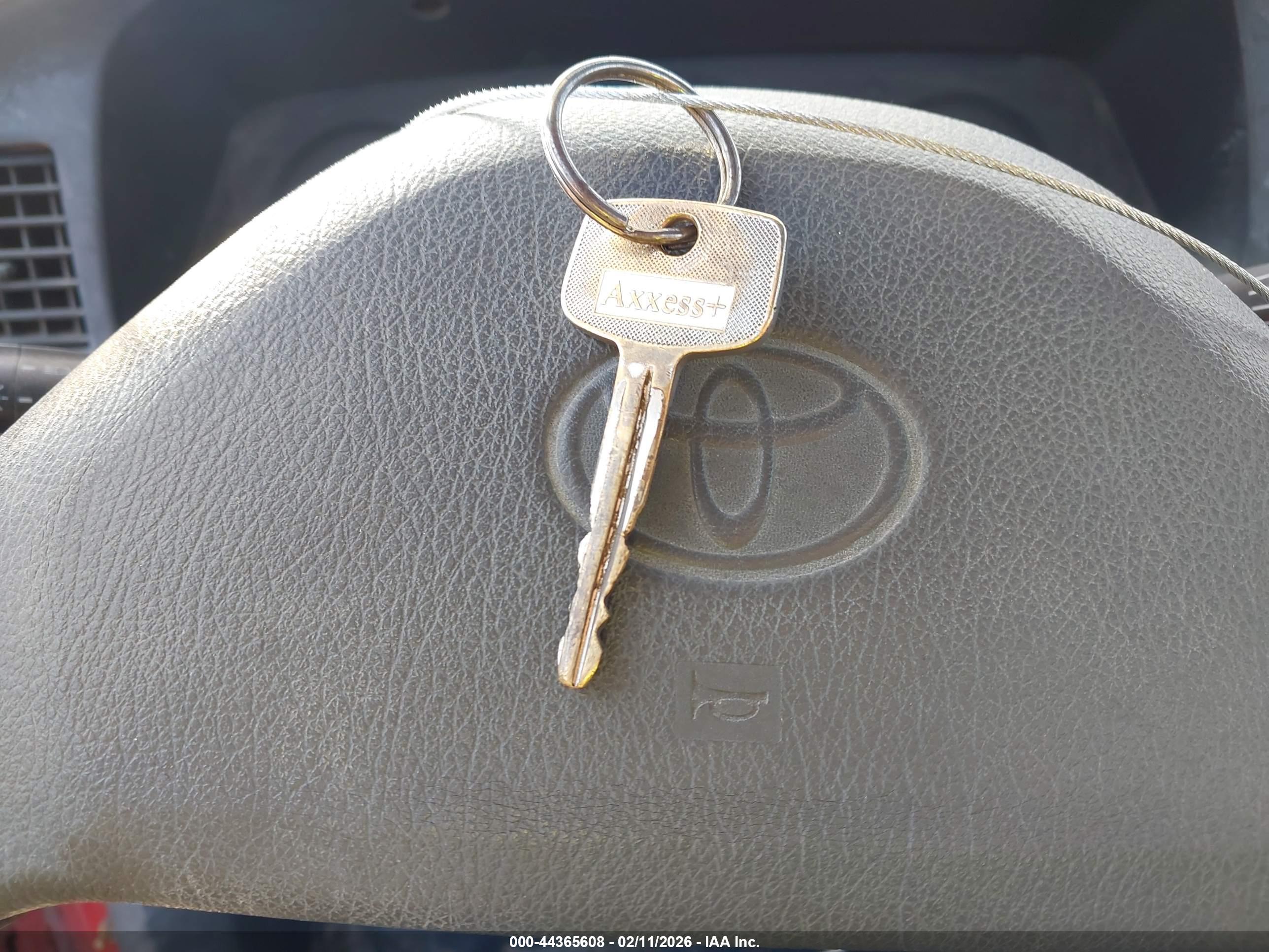 TOYOTA PICKUP image 11