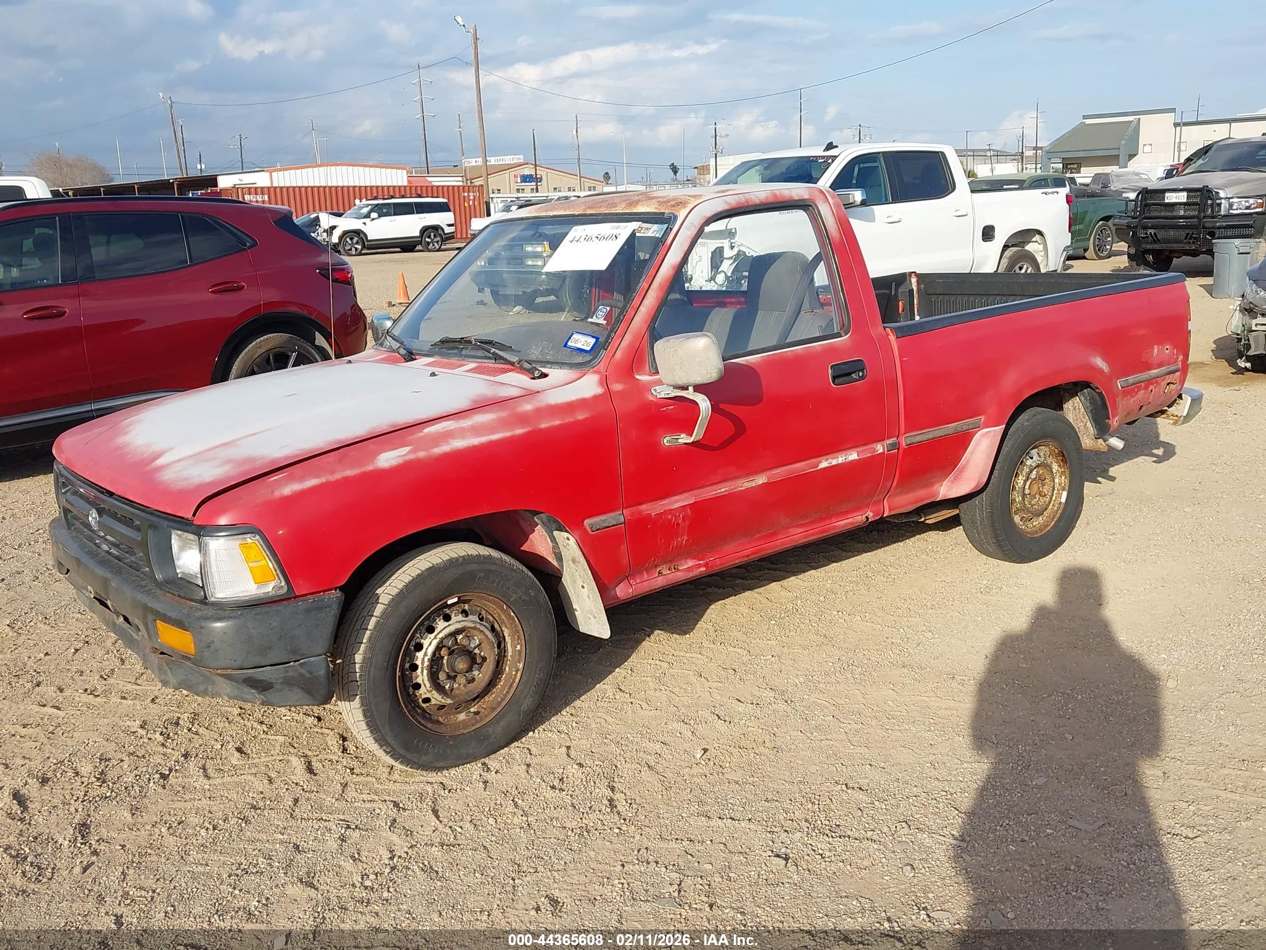 TOYOTA PICKUP image 2