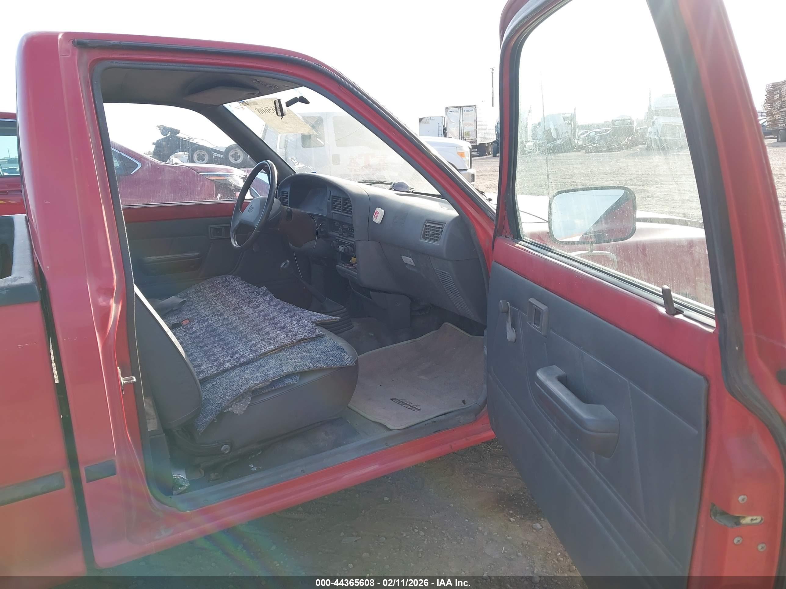 TOYOTA PICKUP image 5