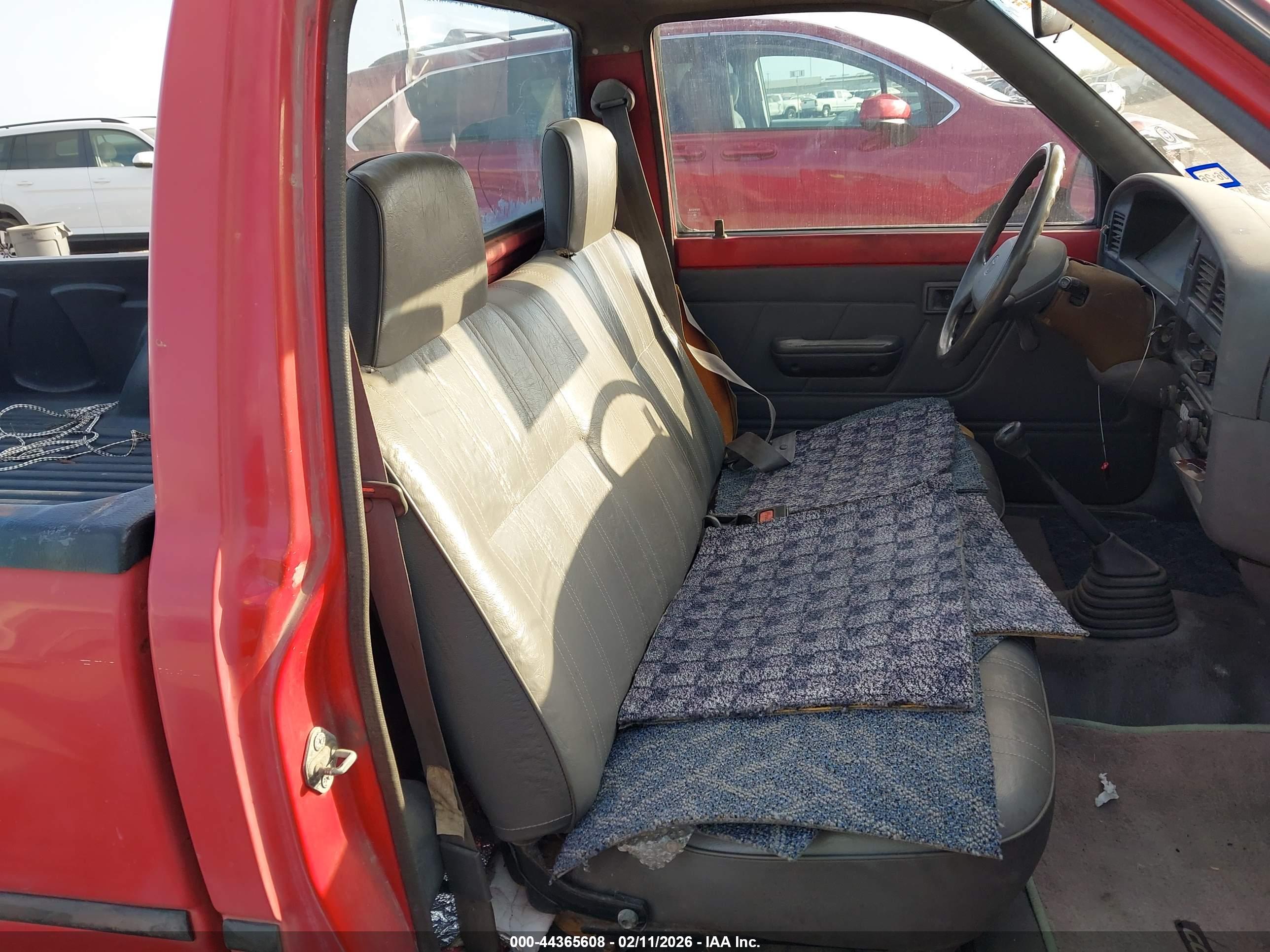 TOYOTA PICKUP image 8