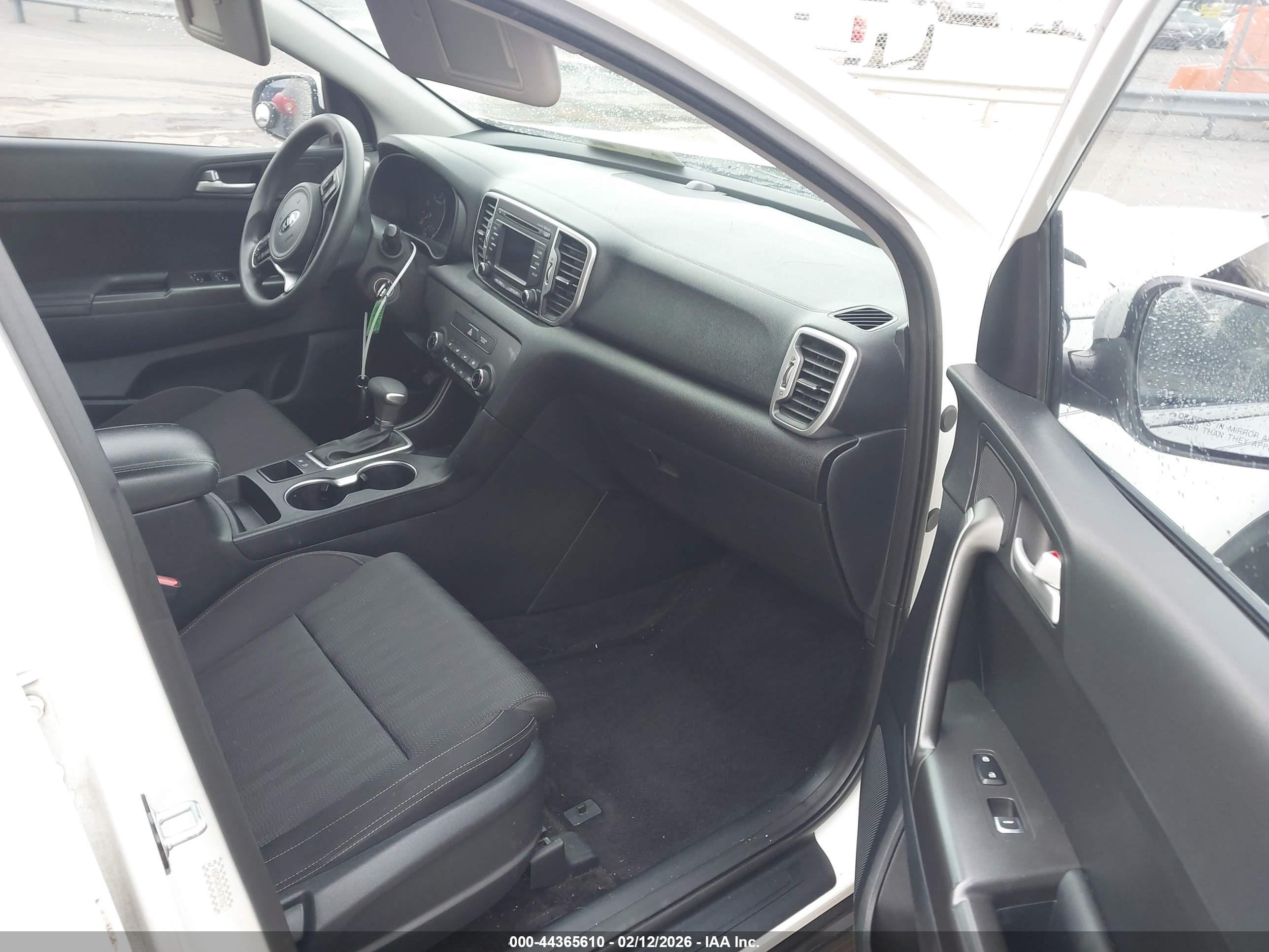 KIA SPORTAGE image 5