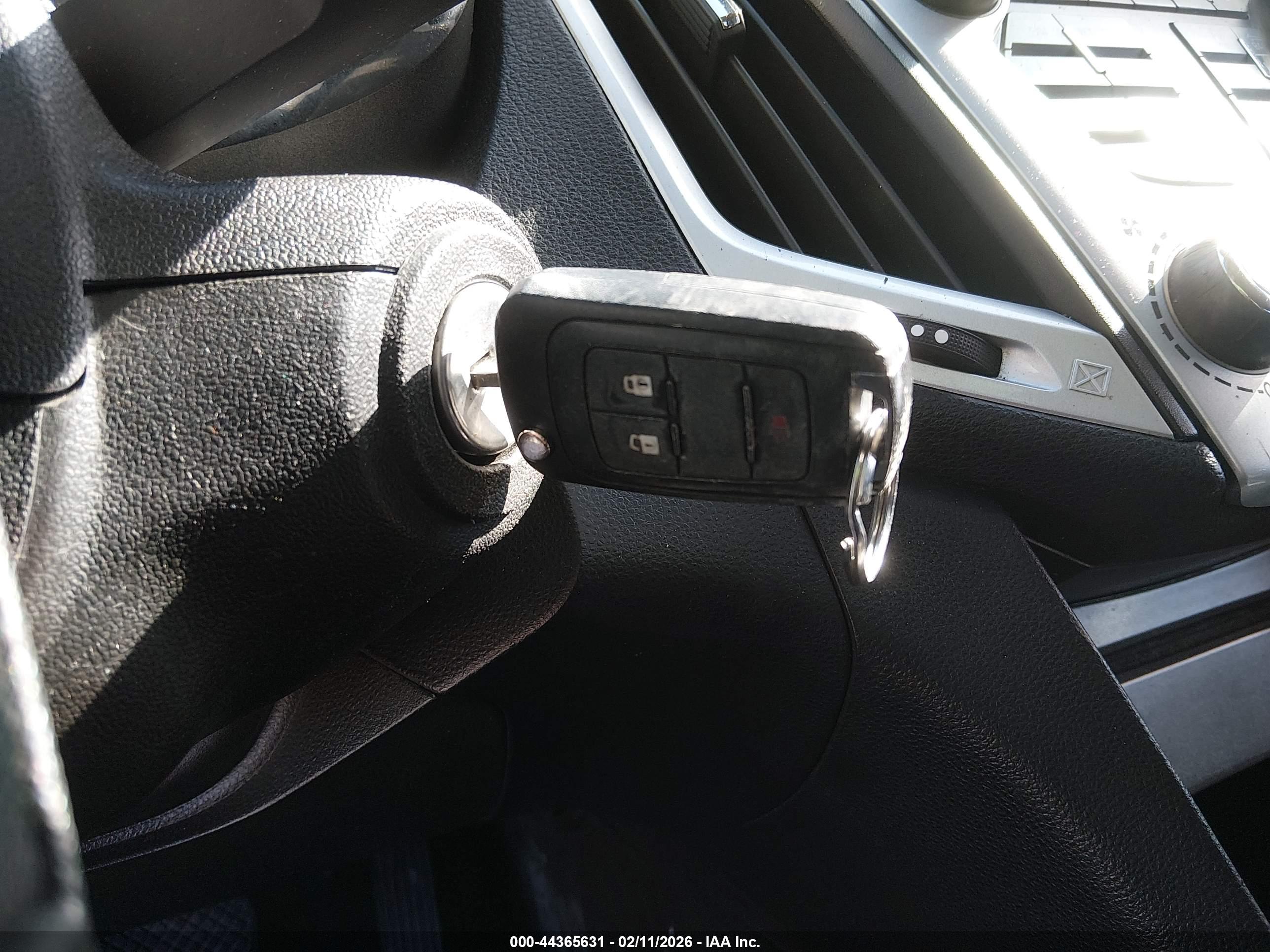 GMC TERRAIN image 11