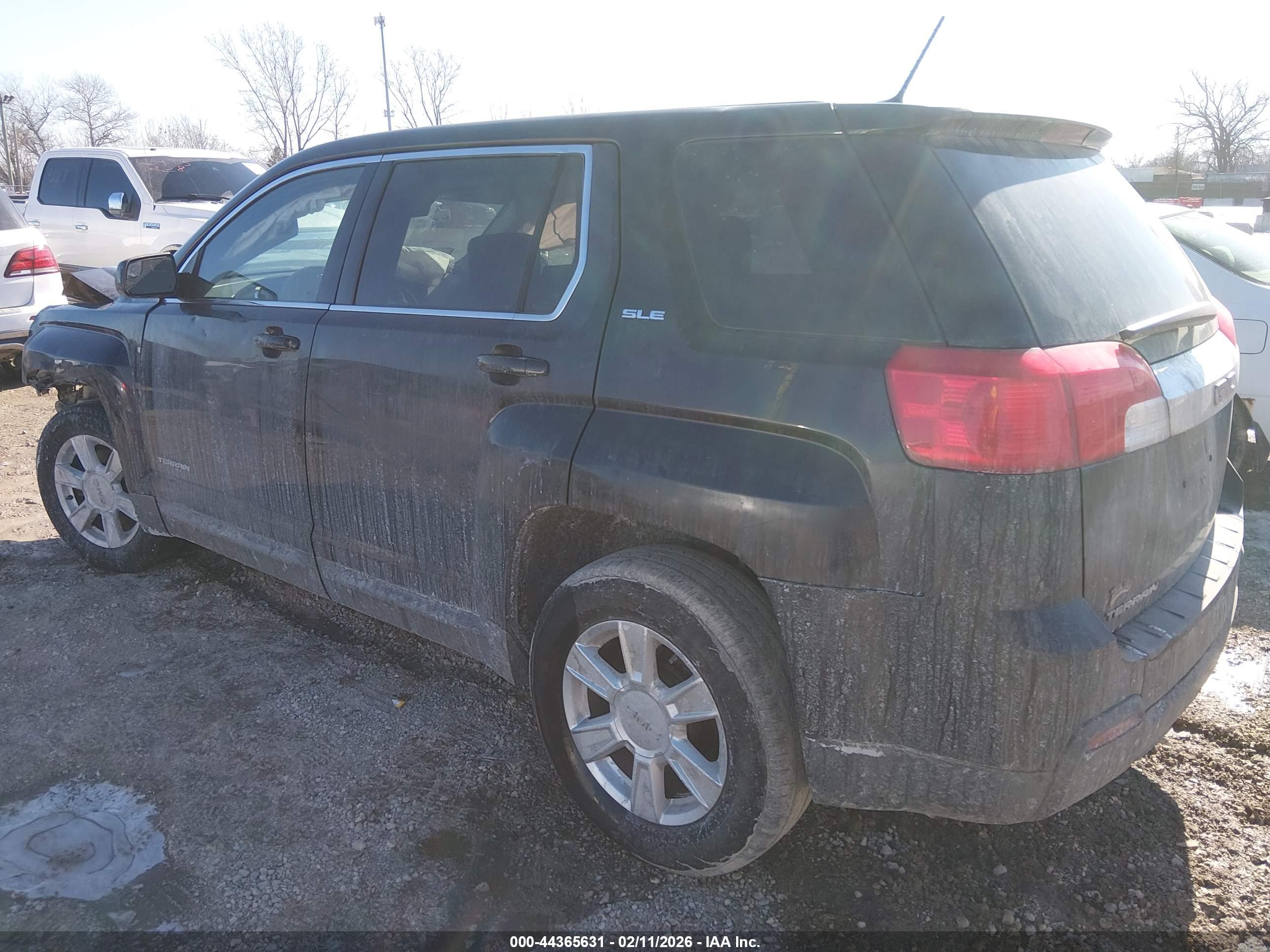 GMC TERRAIN image 3