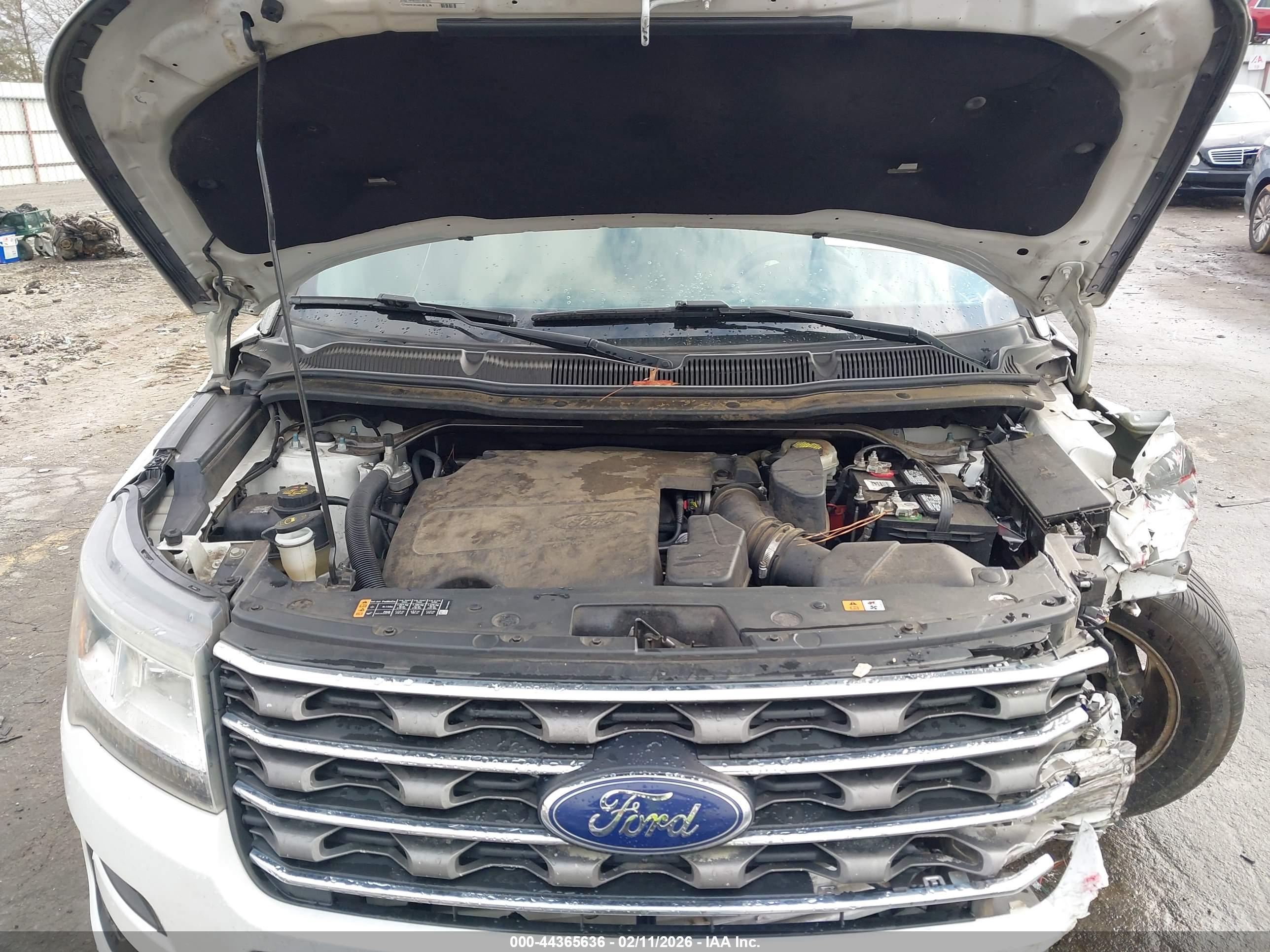 FORD EXPLORER image 10