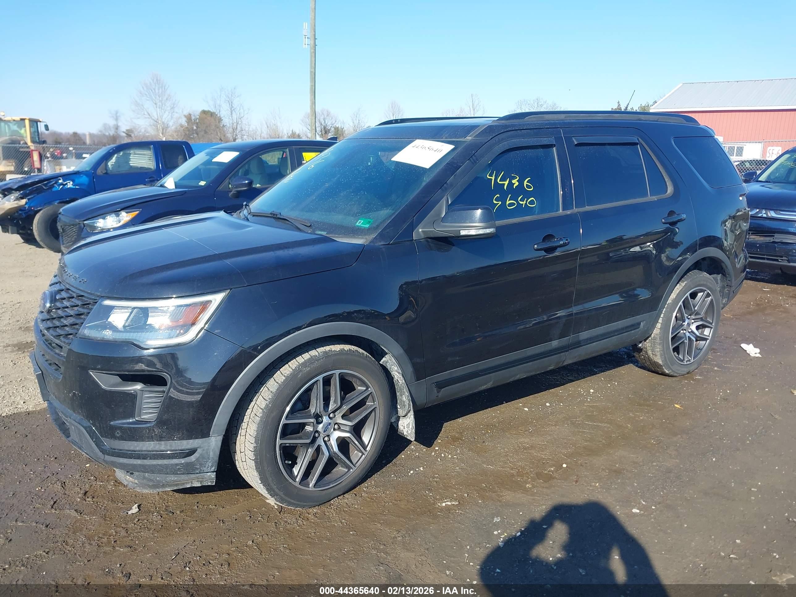 FORD EXPLORER image 2