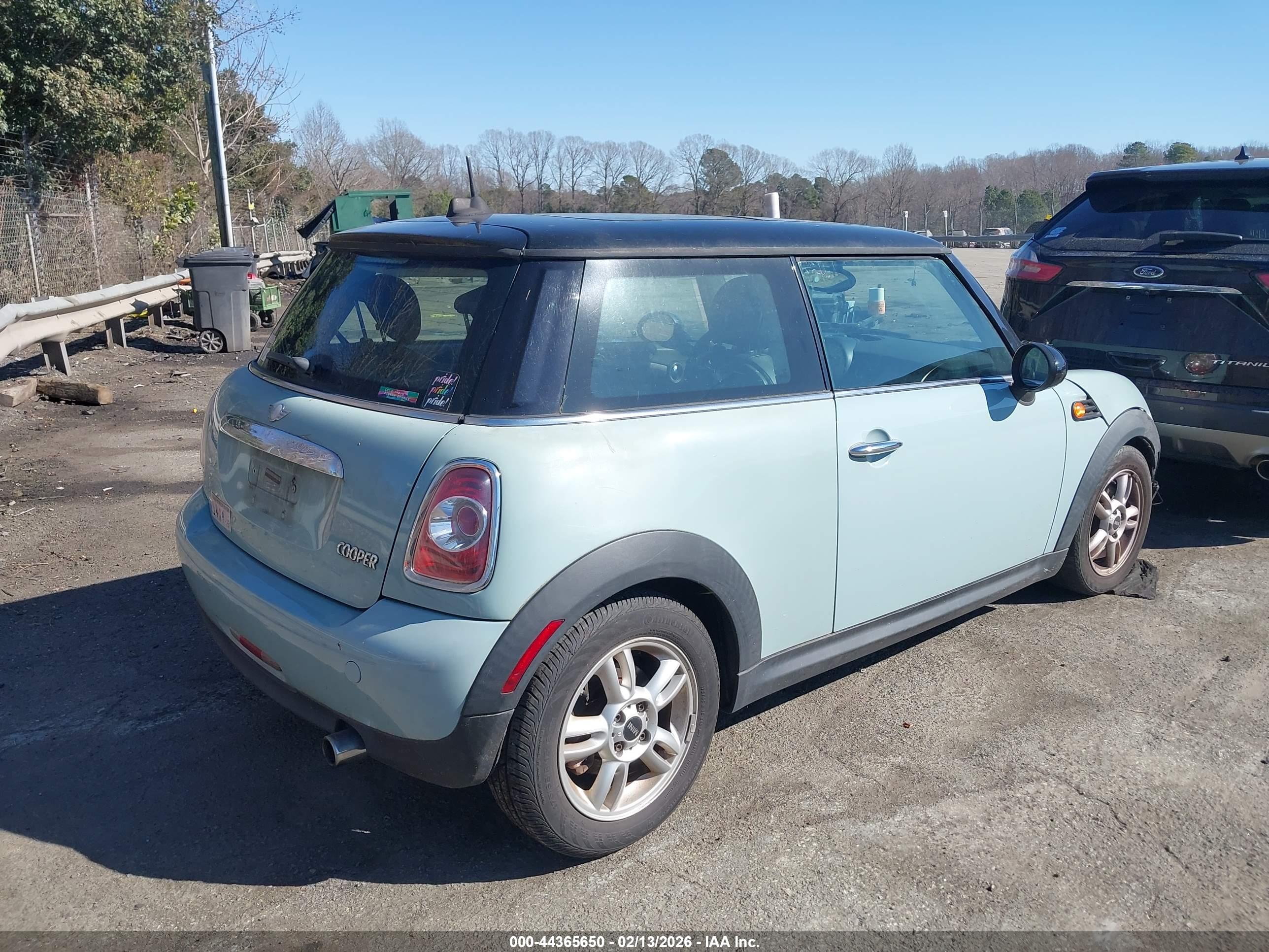 MINI COOPER image 4