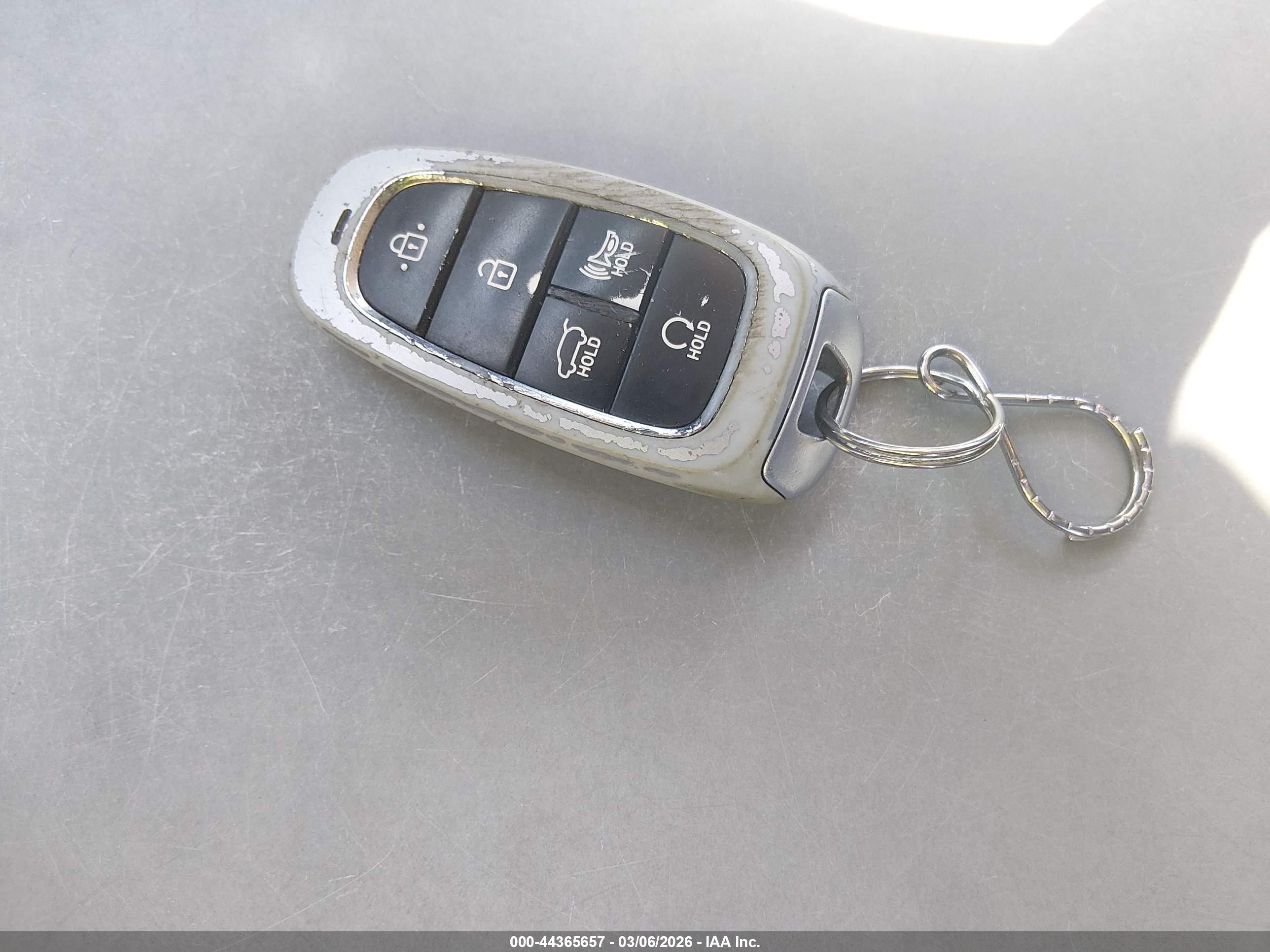 HYUNDAI TUCSON image 11
