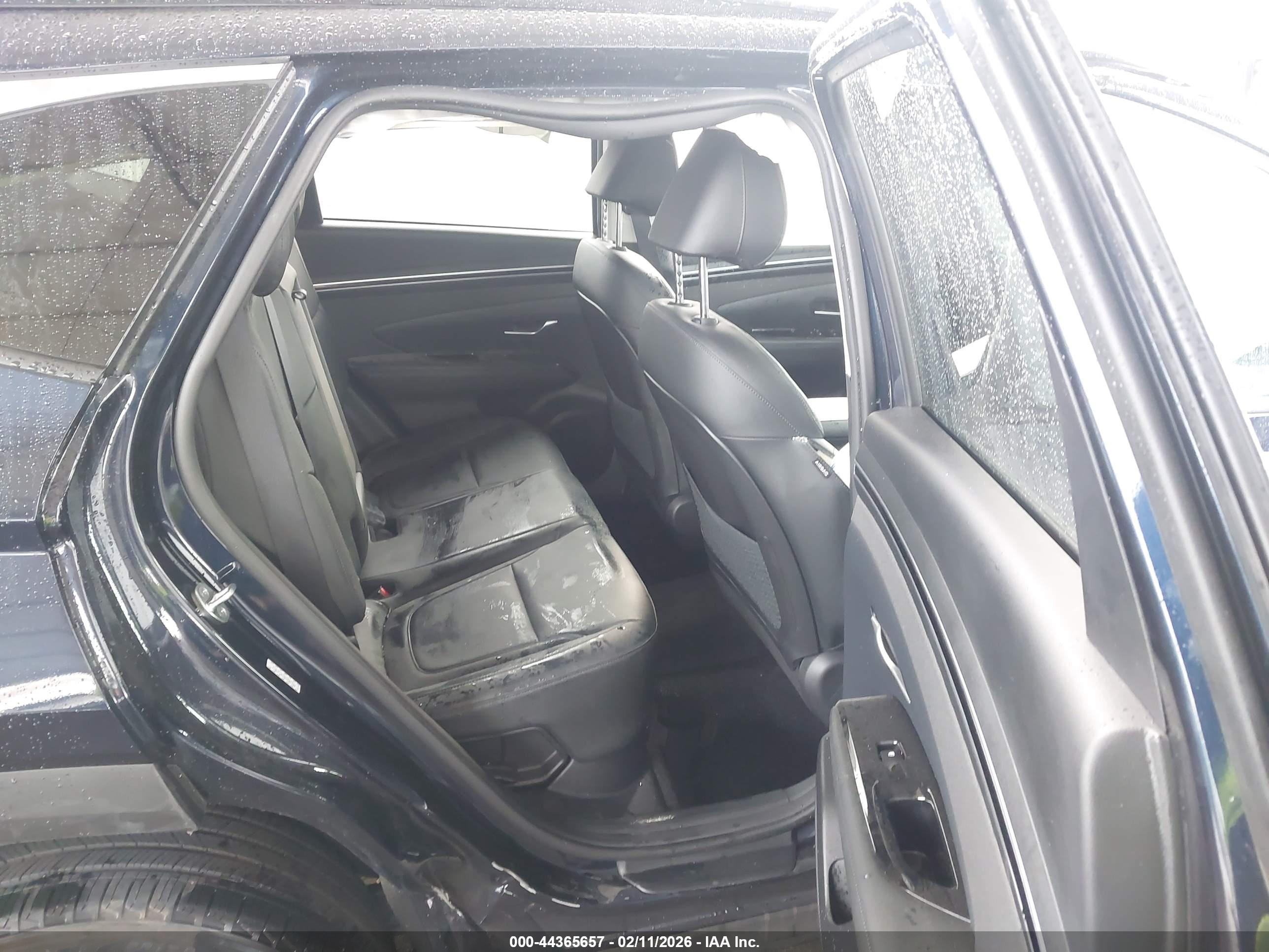 HYUNDAI TUCSON image 8