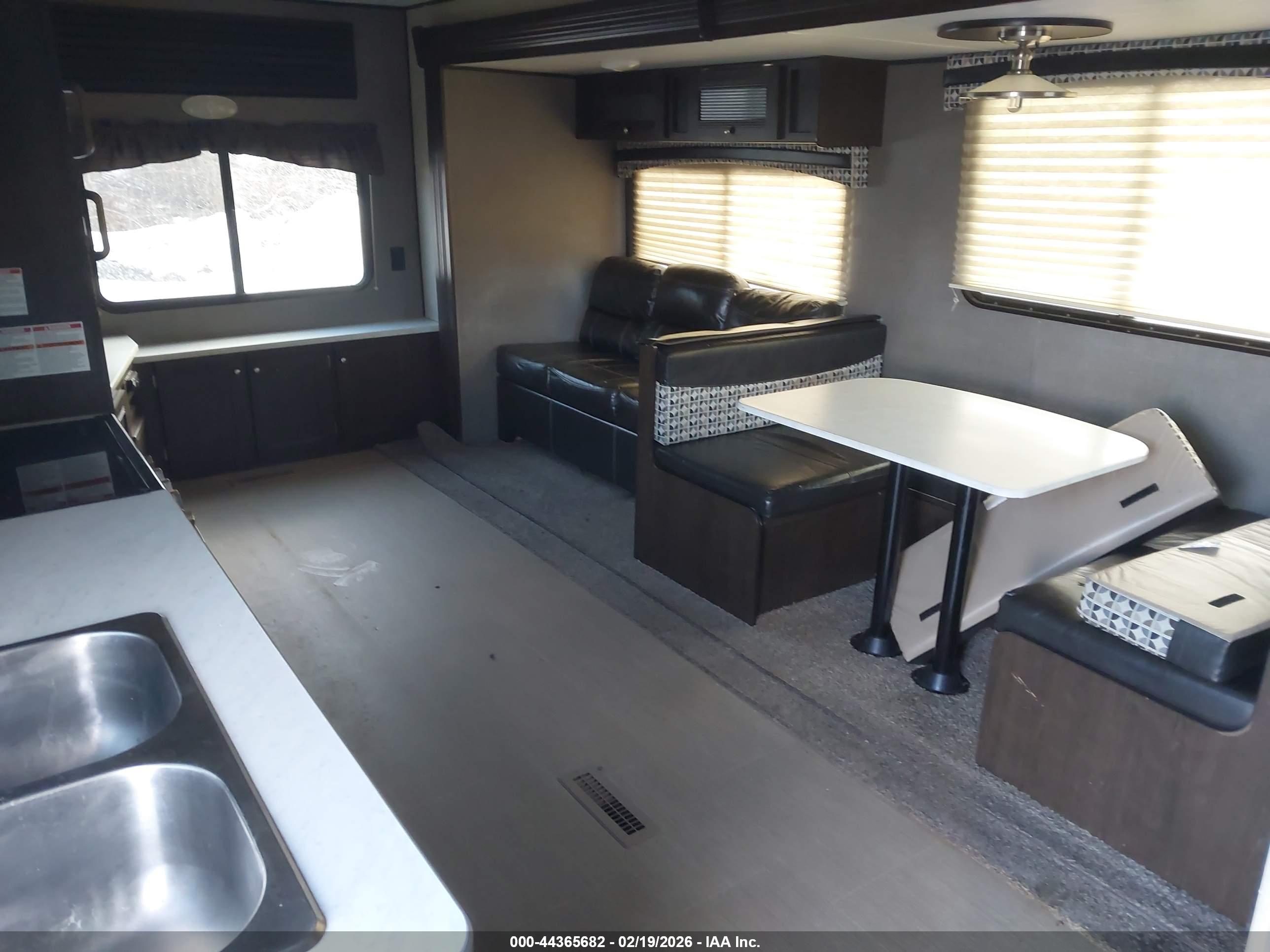 HEARTLAND RV image 8