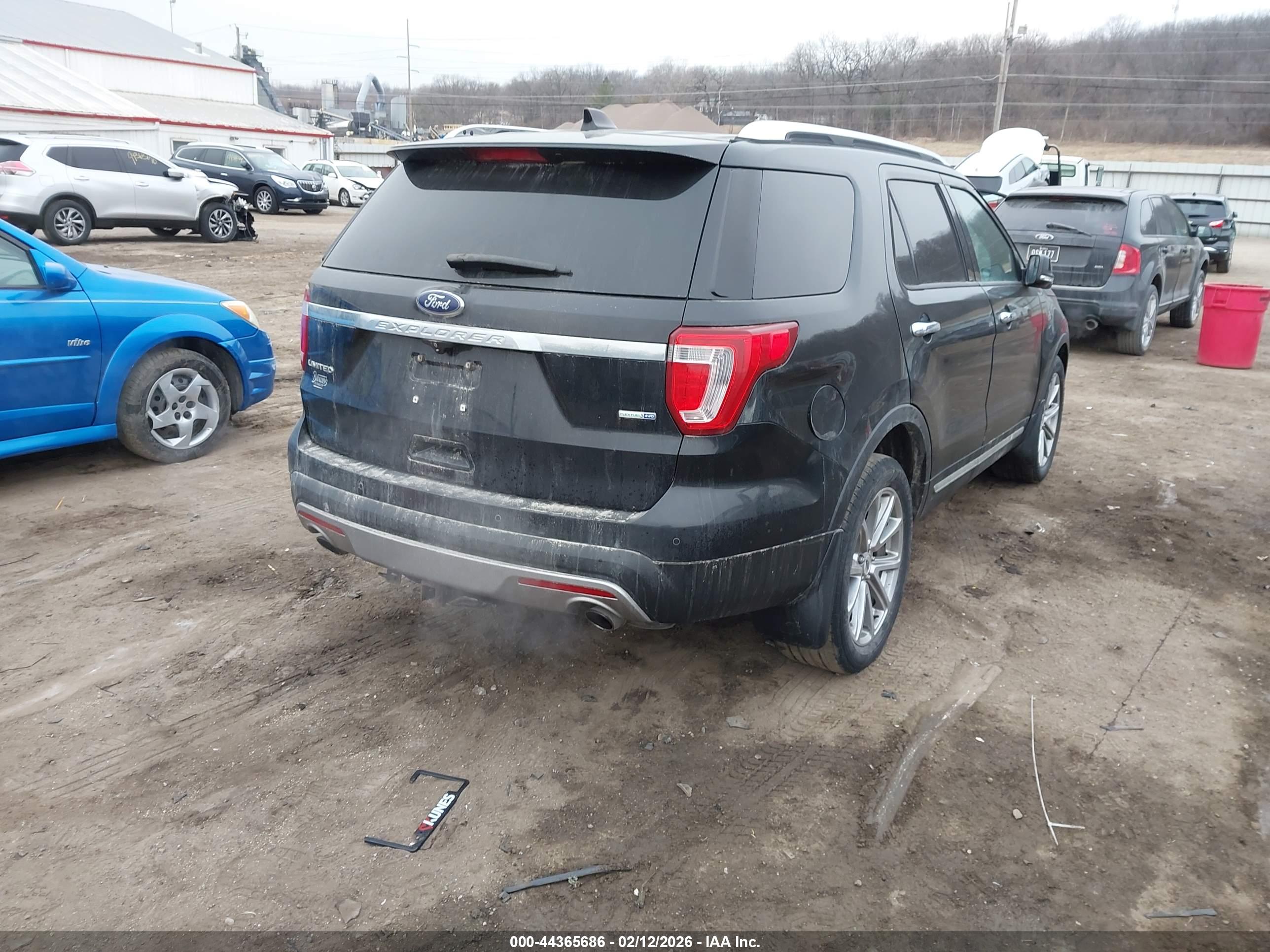 FORD EXPLORER image 4
