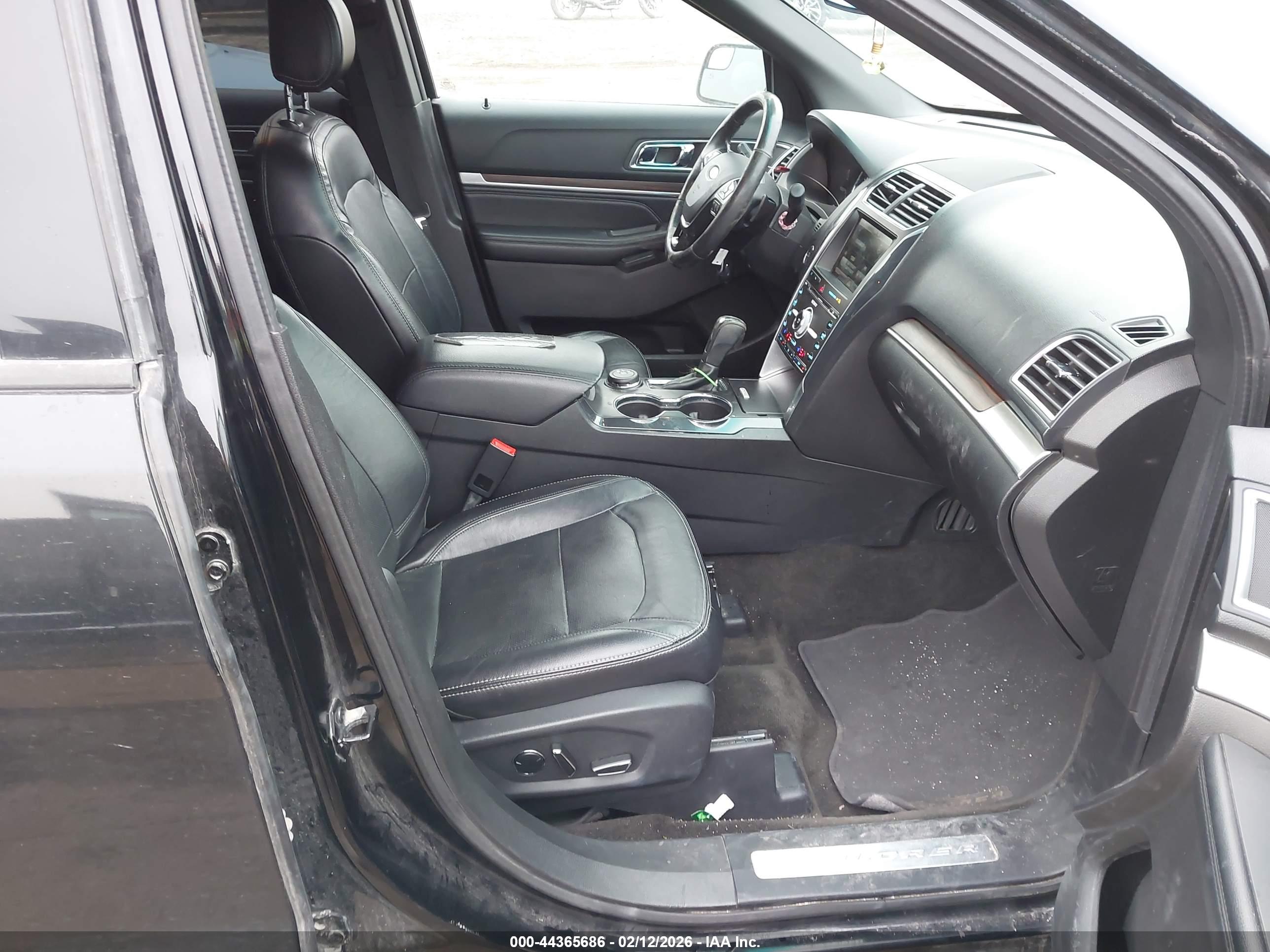 FORD EXPLORER image 5