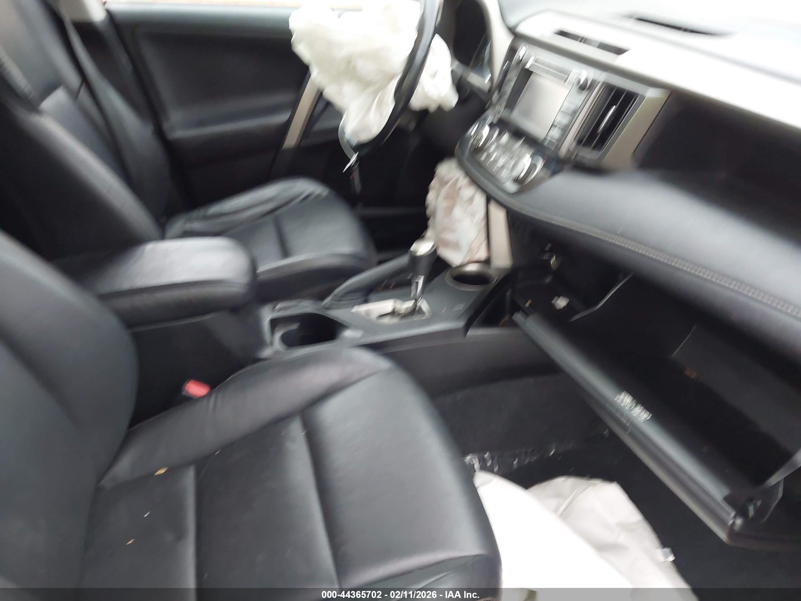 TOYOTA RAV4 image 5