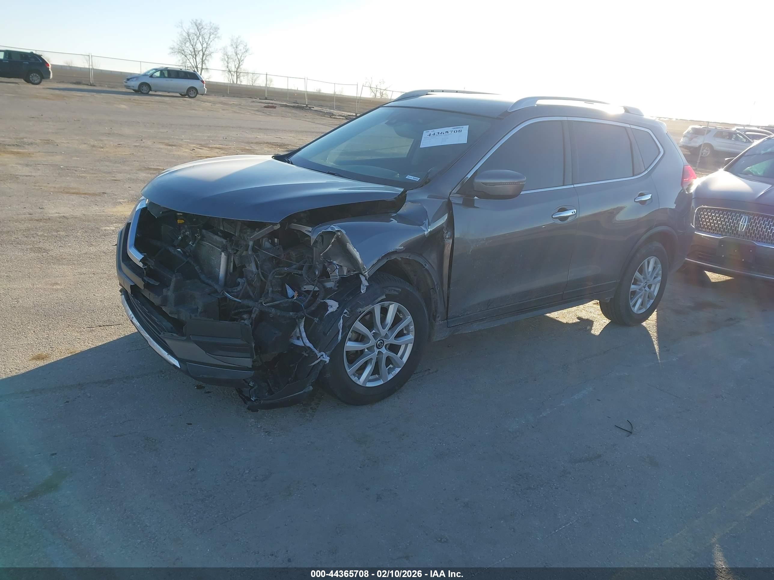 NISSAN ROGUE image 2