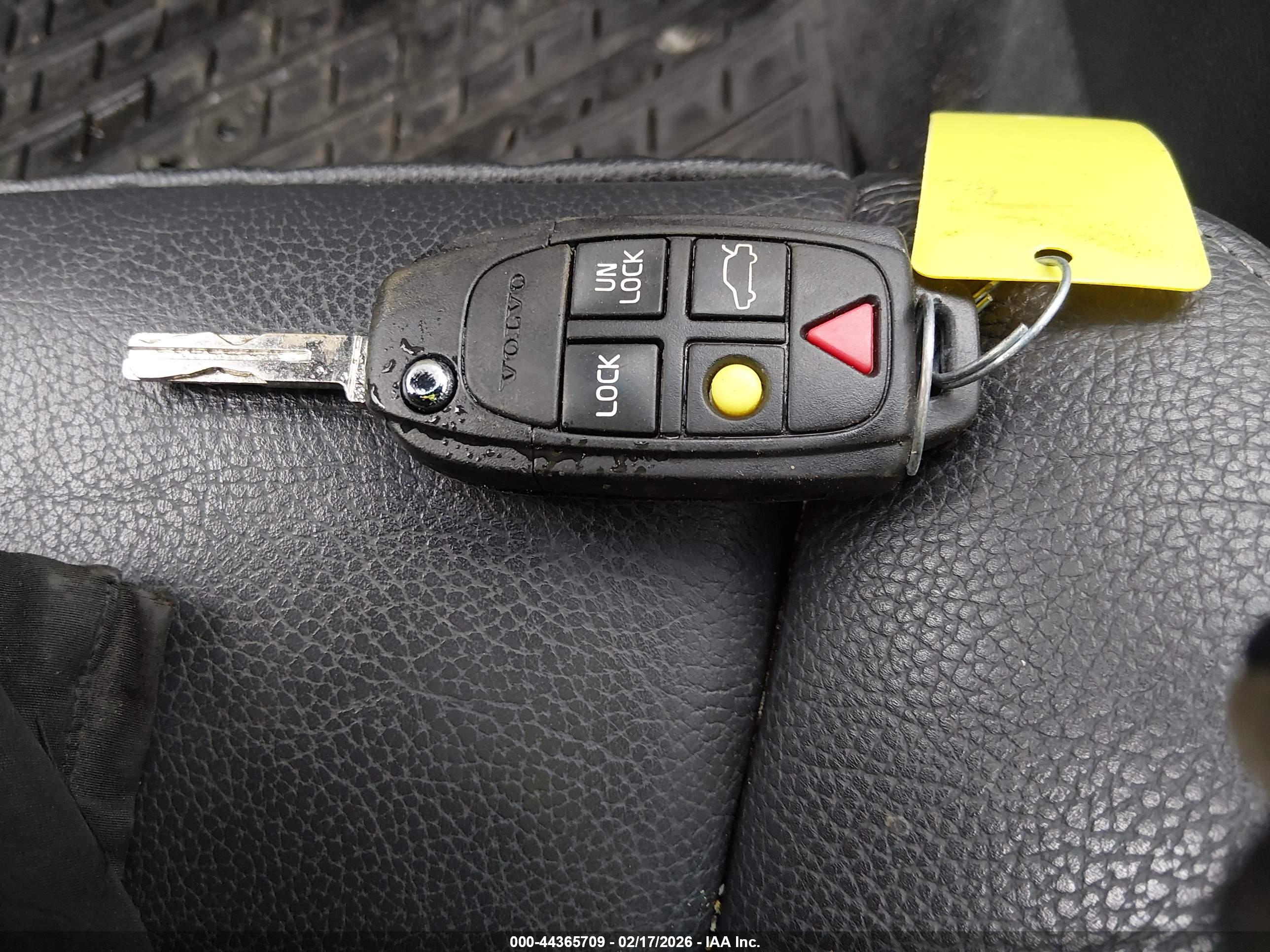 VOLVO S60 image 11