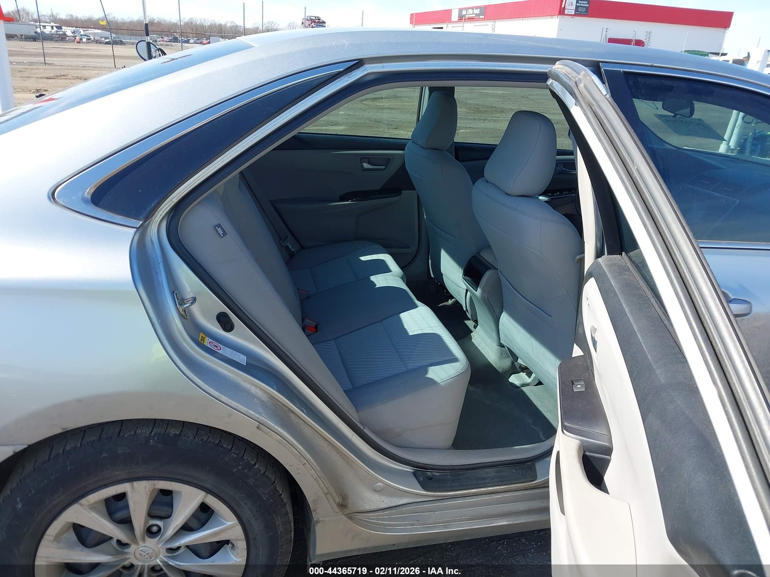 TOYOTA CAMRY image 8